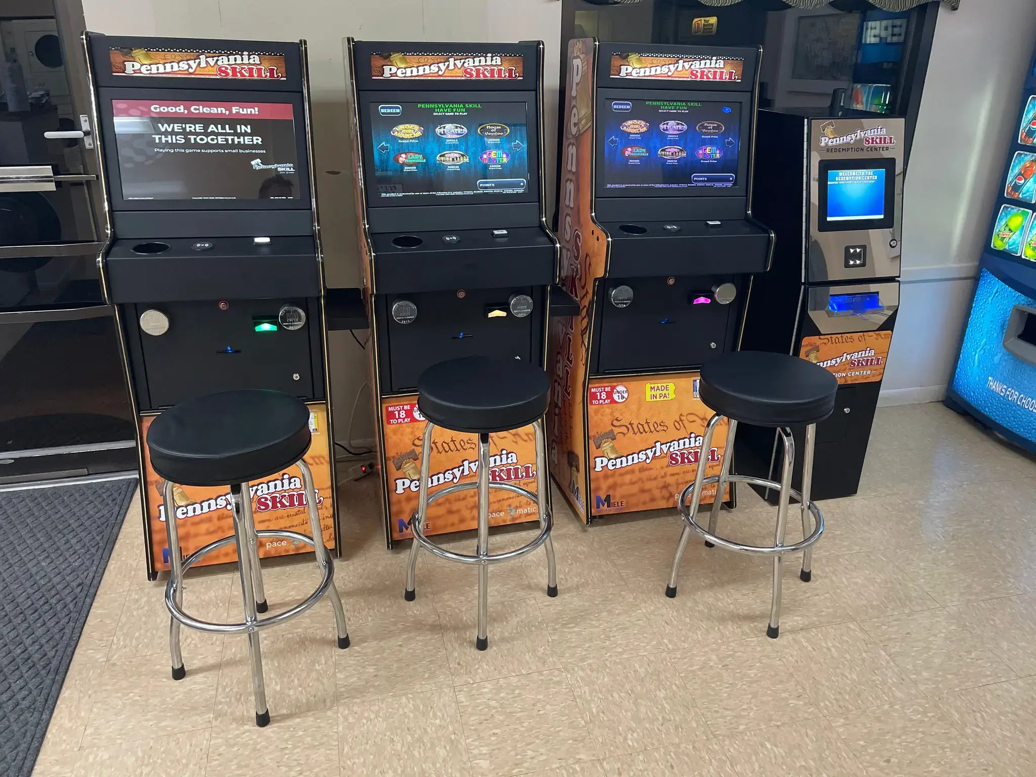 Snow White Laundromat - Image 15