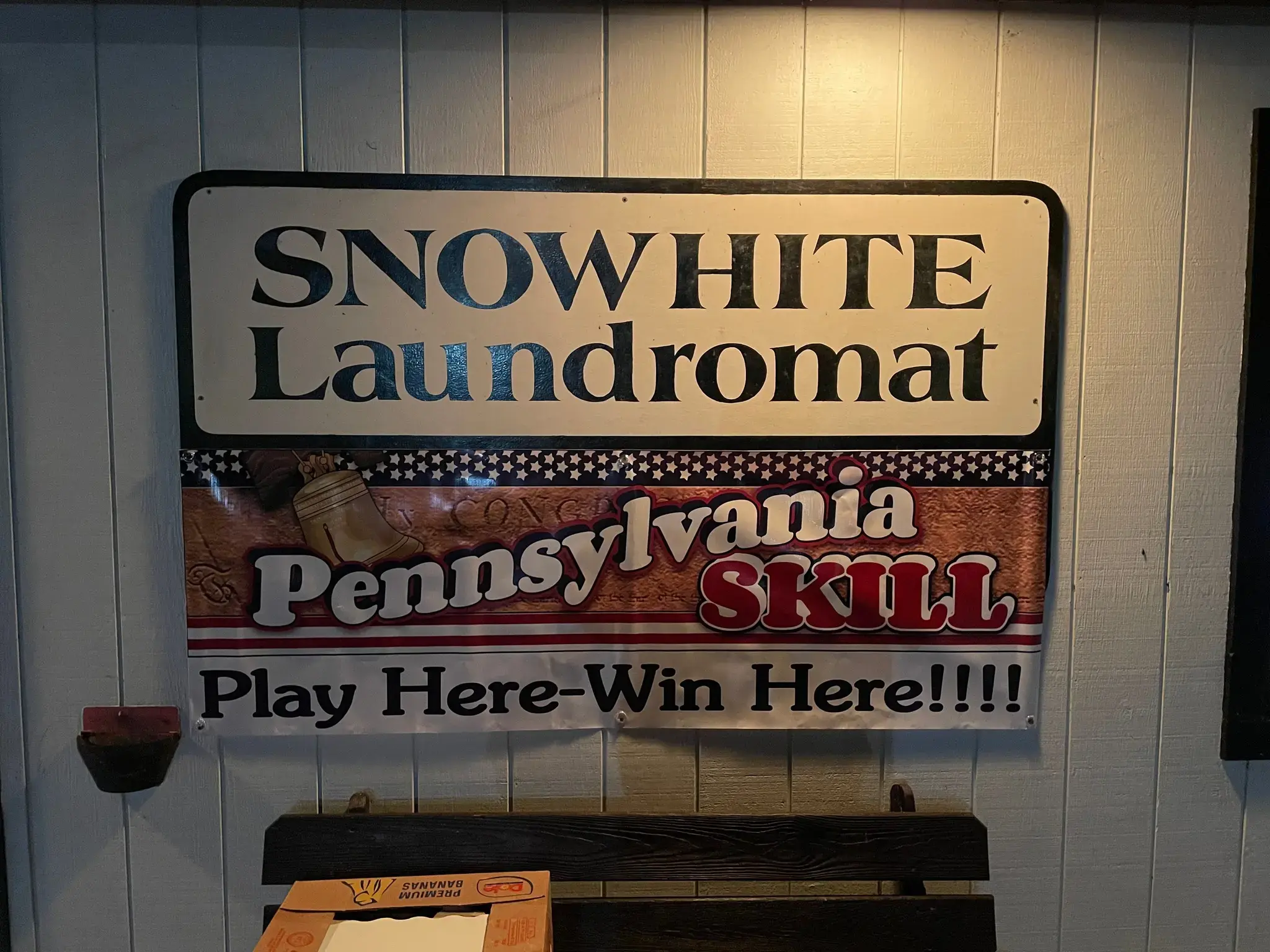 Snow White Laundromat thumbnail 17