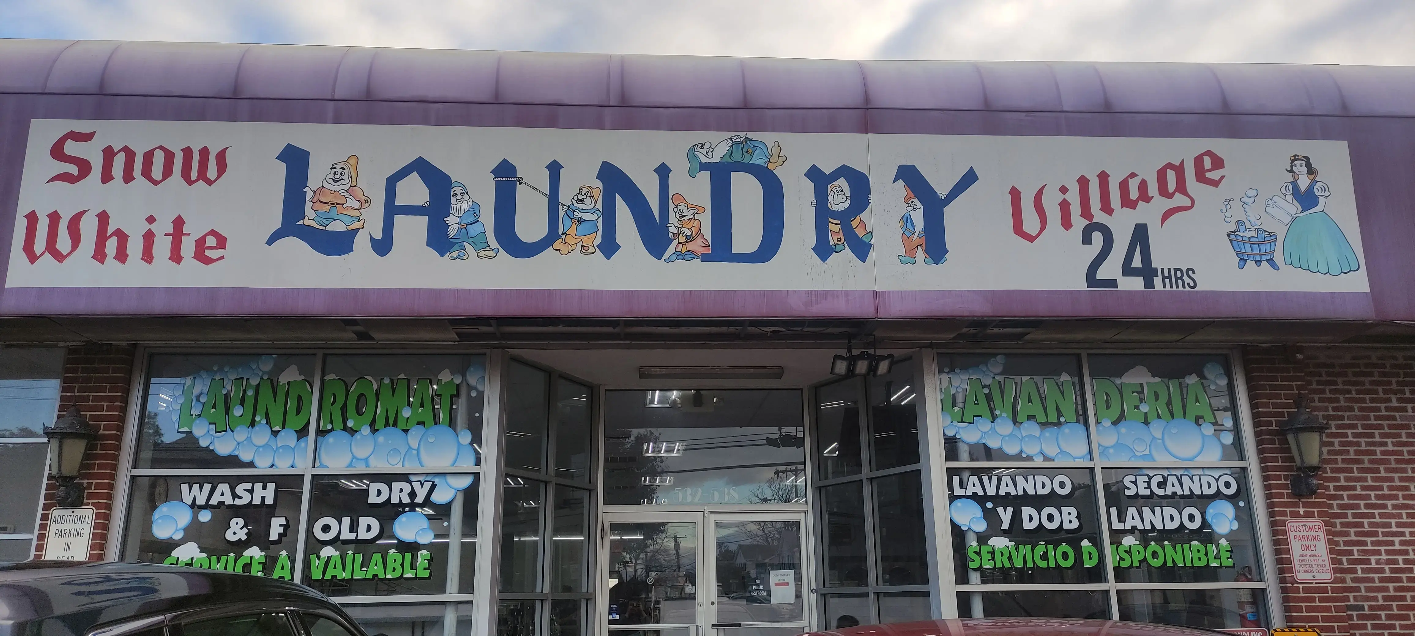 Snow White Laundry Village thumbnail 12