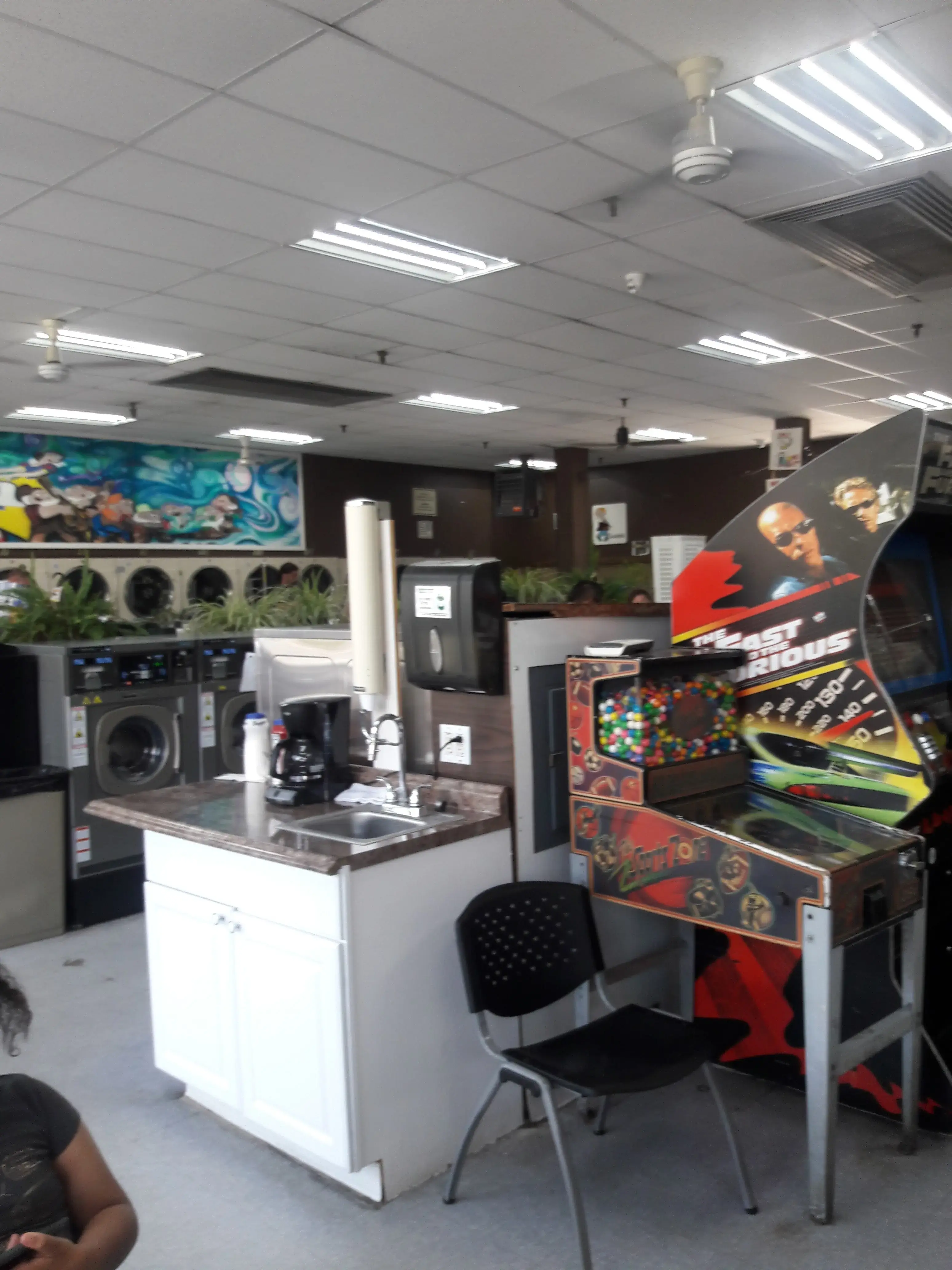 Snow White Laundry Village - Image 4