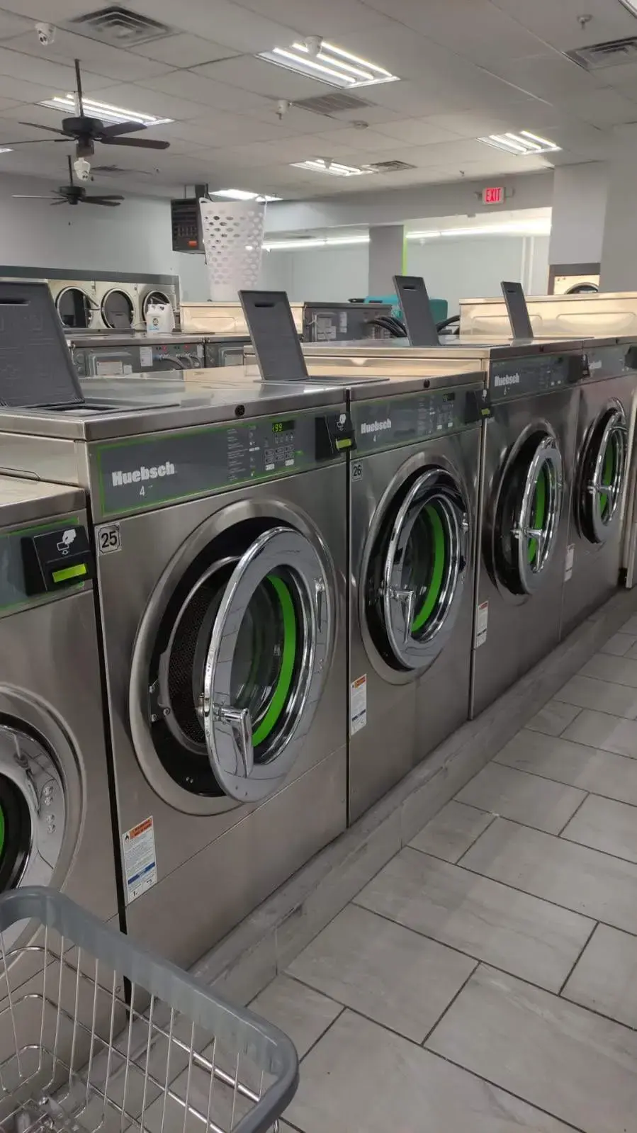 Snow White Laundry Village thumbnail 14