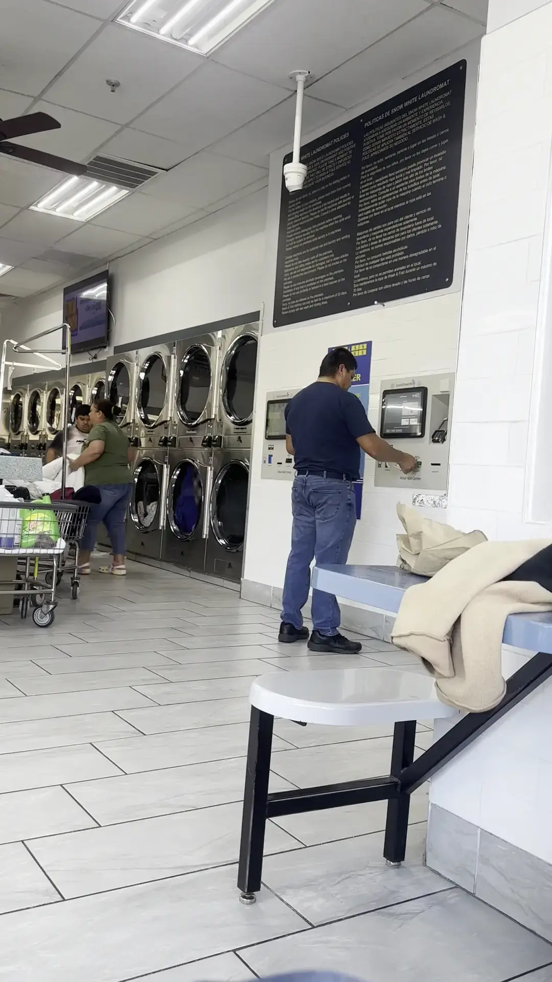 Snow White Laundry Village thumbnail 10