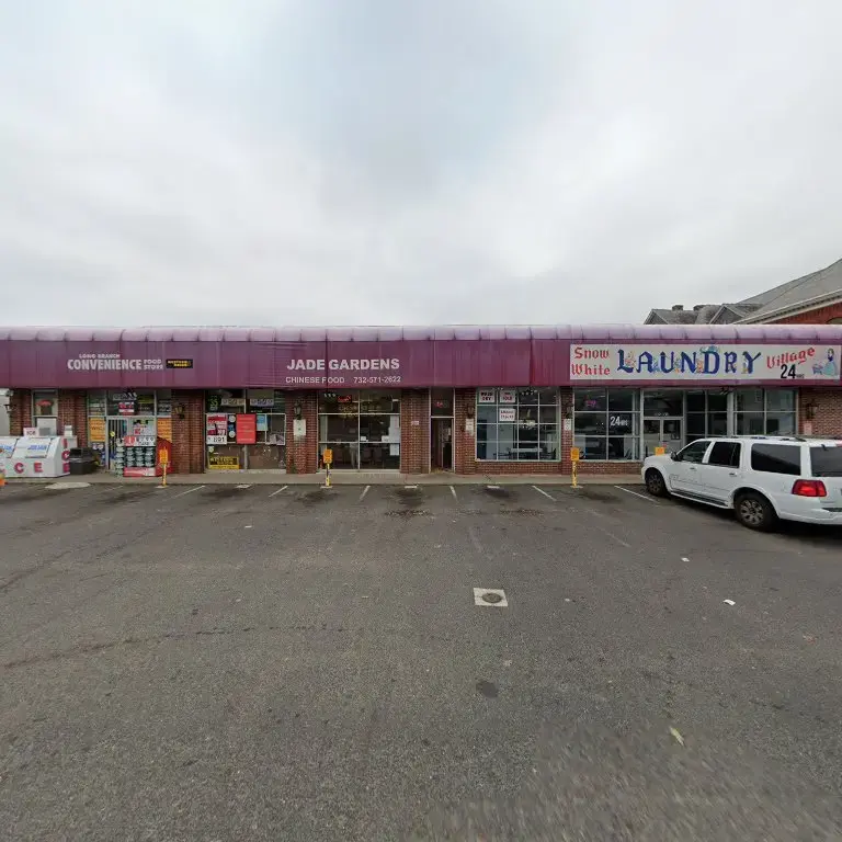 Snow White Laundry Village - Image 18