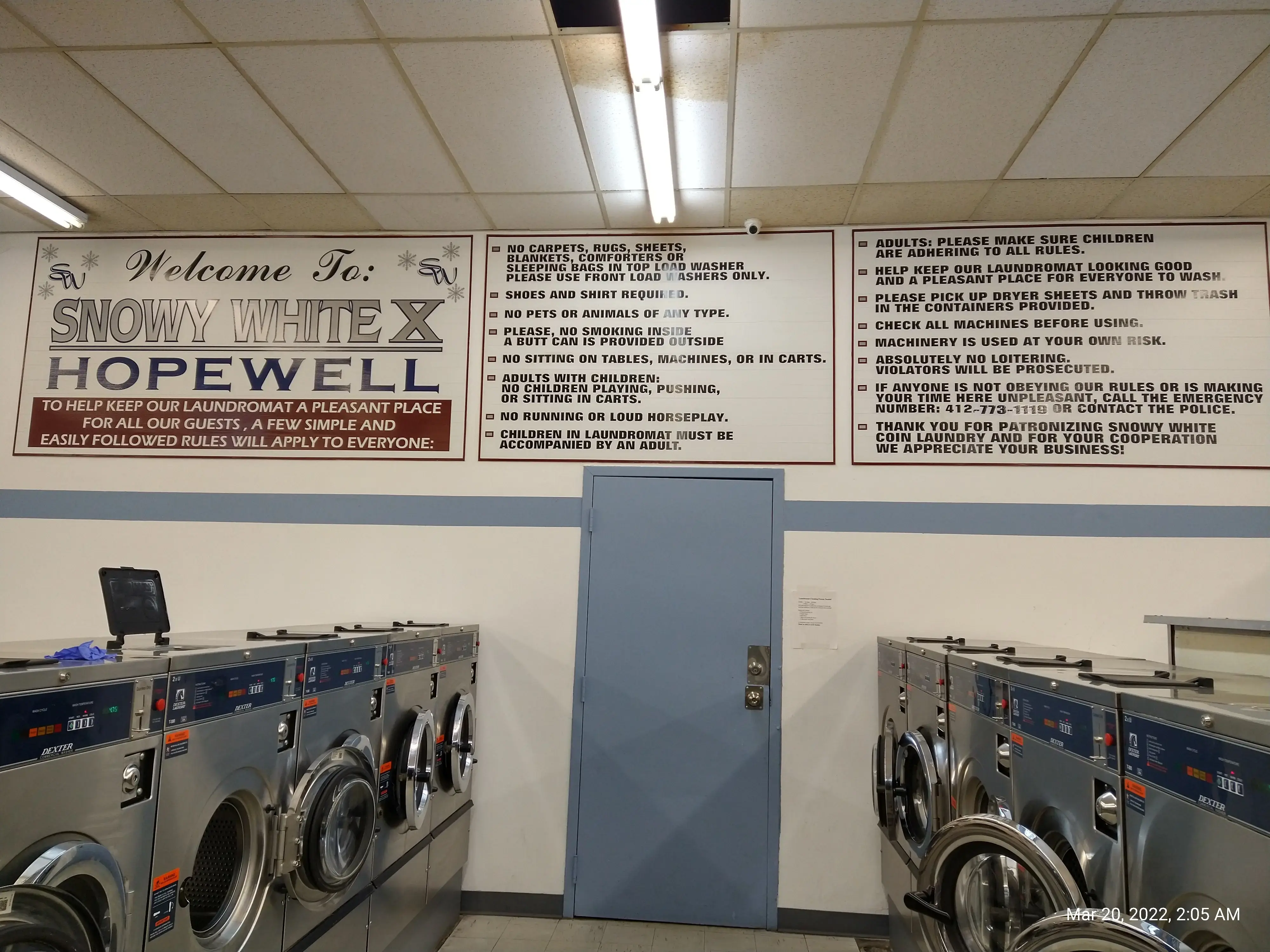 Snowy White Laundromat thumbnail 20