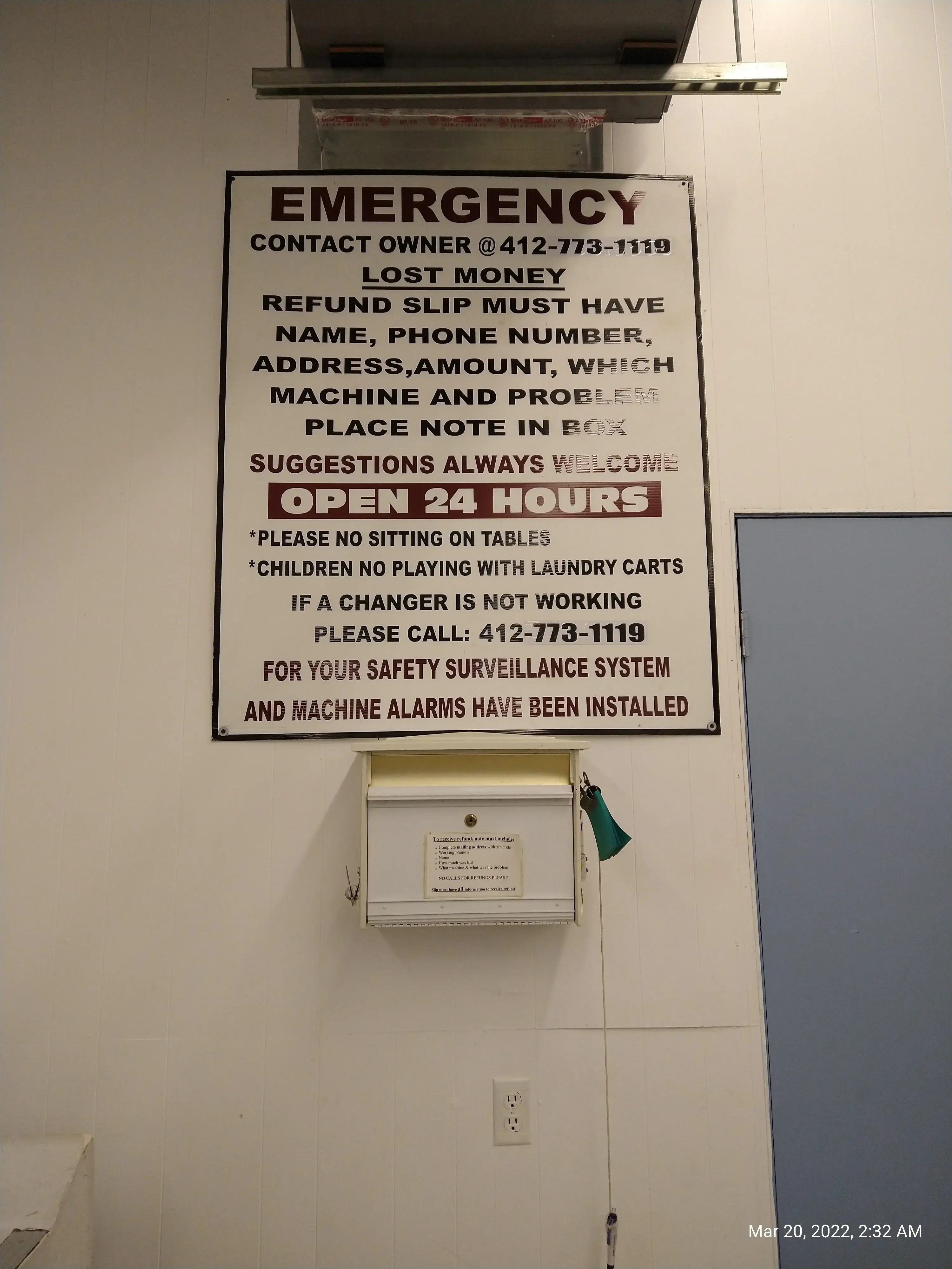 Snowy White Laundromat - Image 13