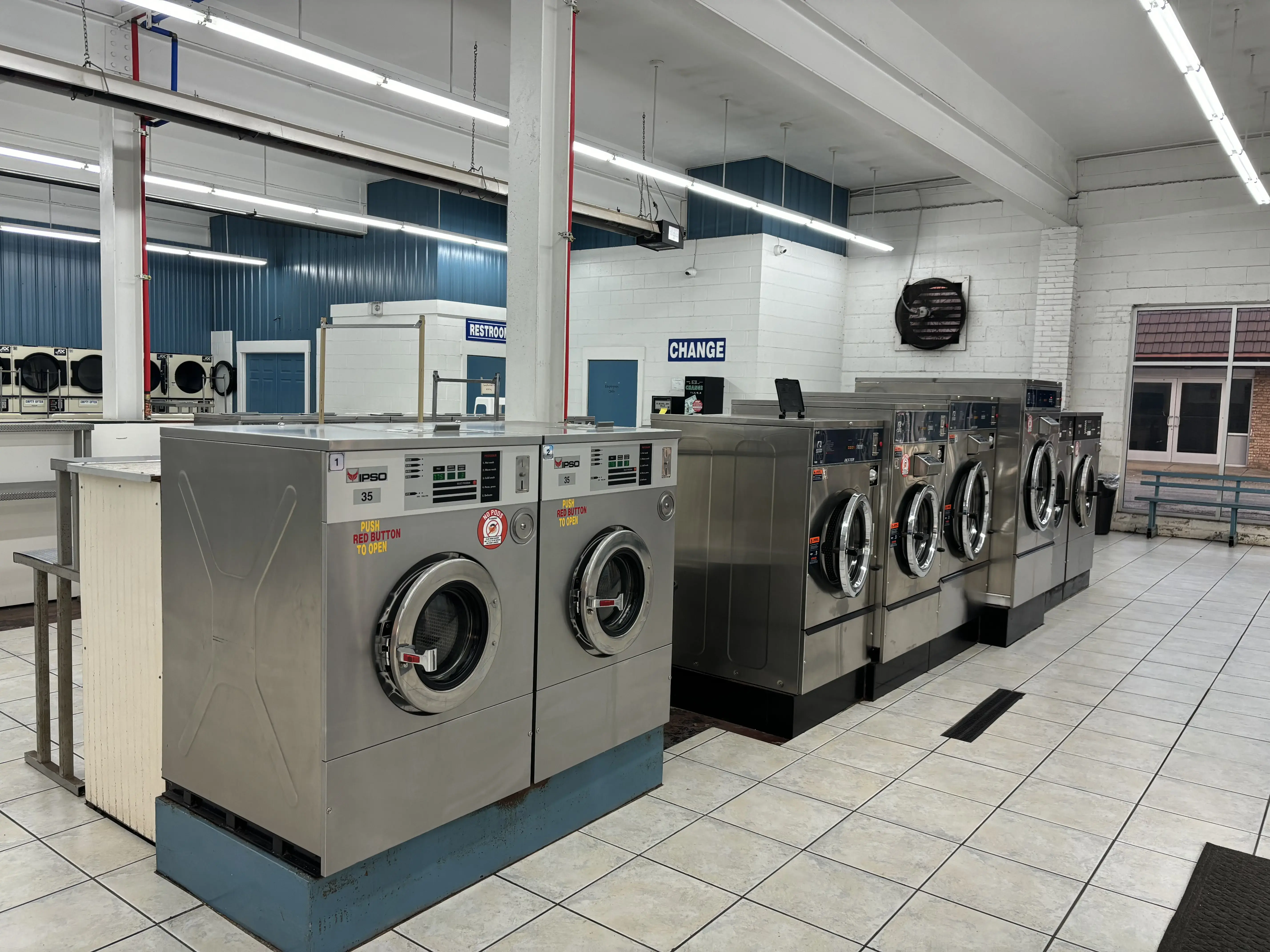 Snowy White Laundromat - Image 13