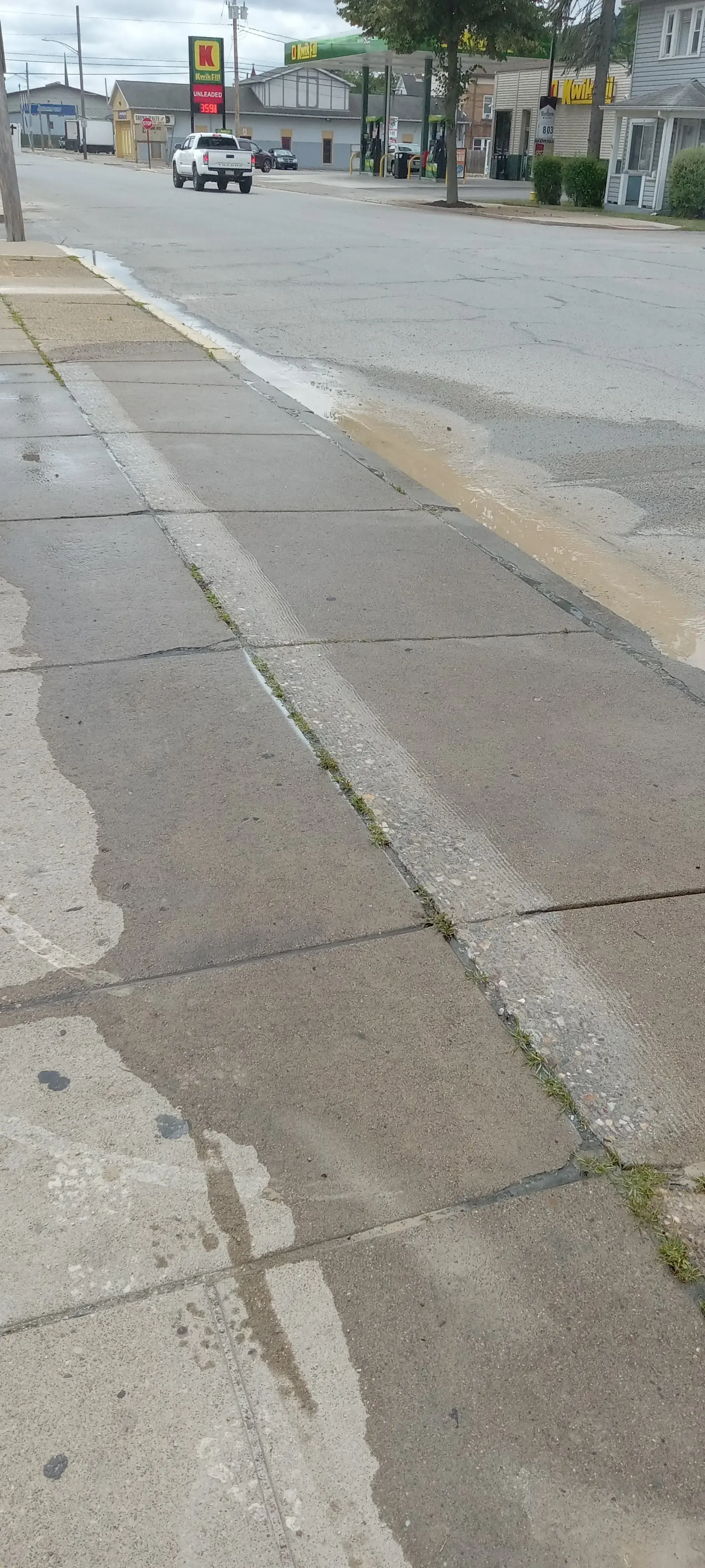 Snowy White Laundromat - Image 7