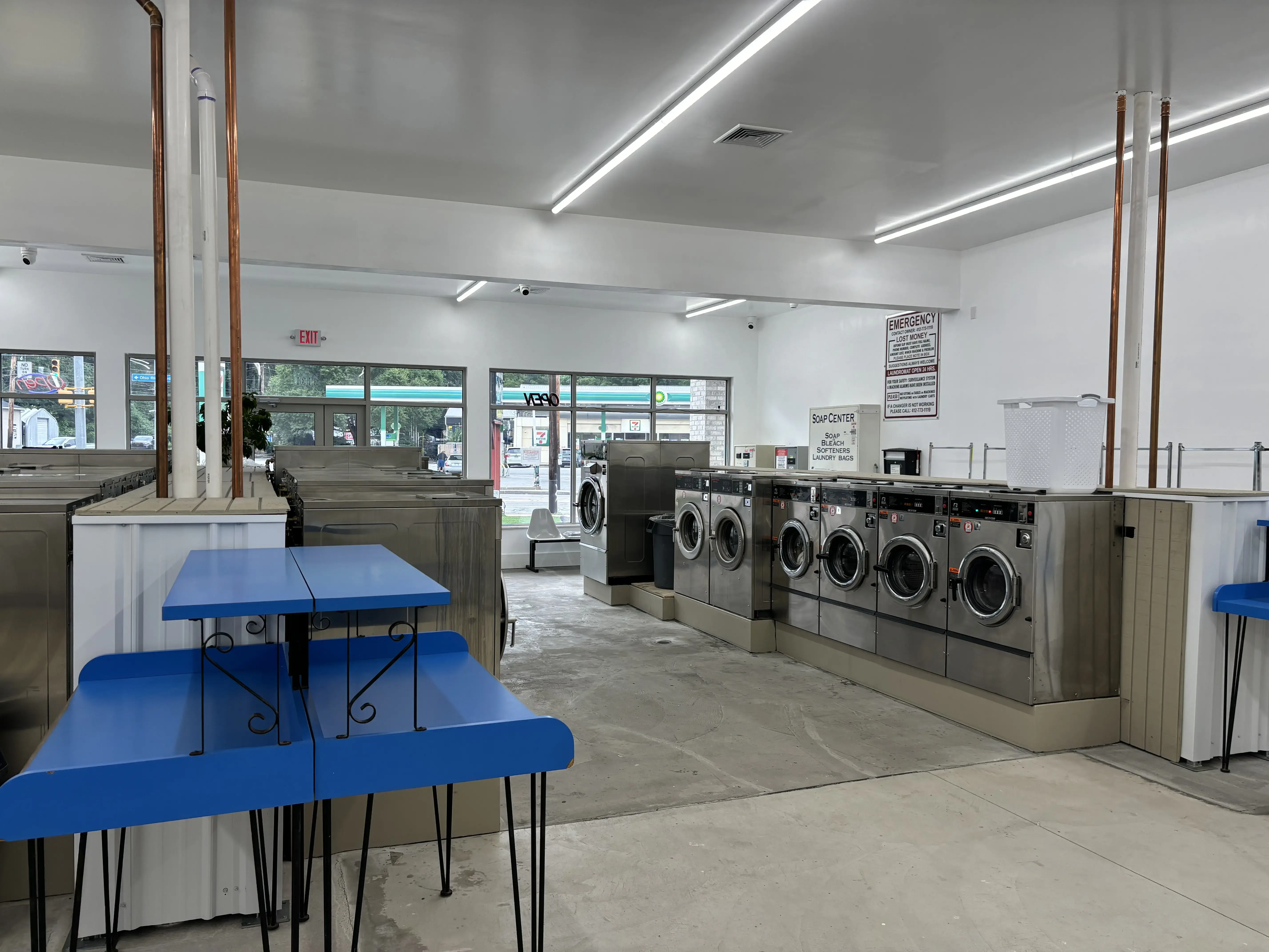 Snowy White Laundromat - Image 2