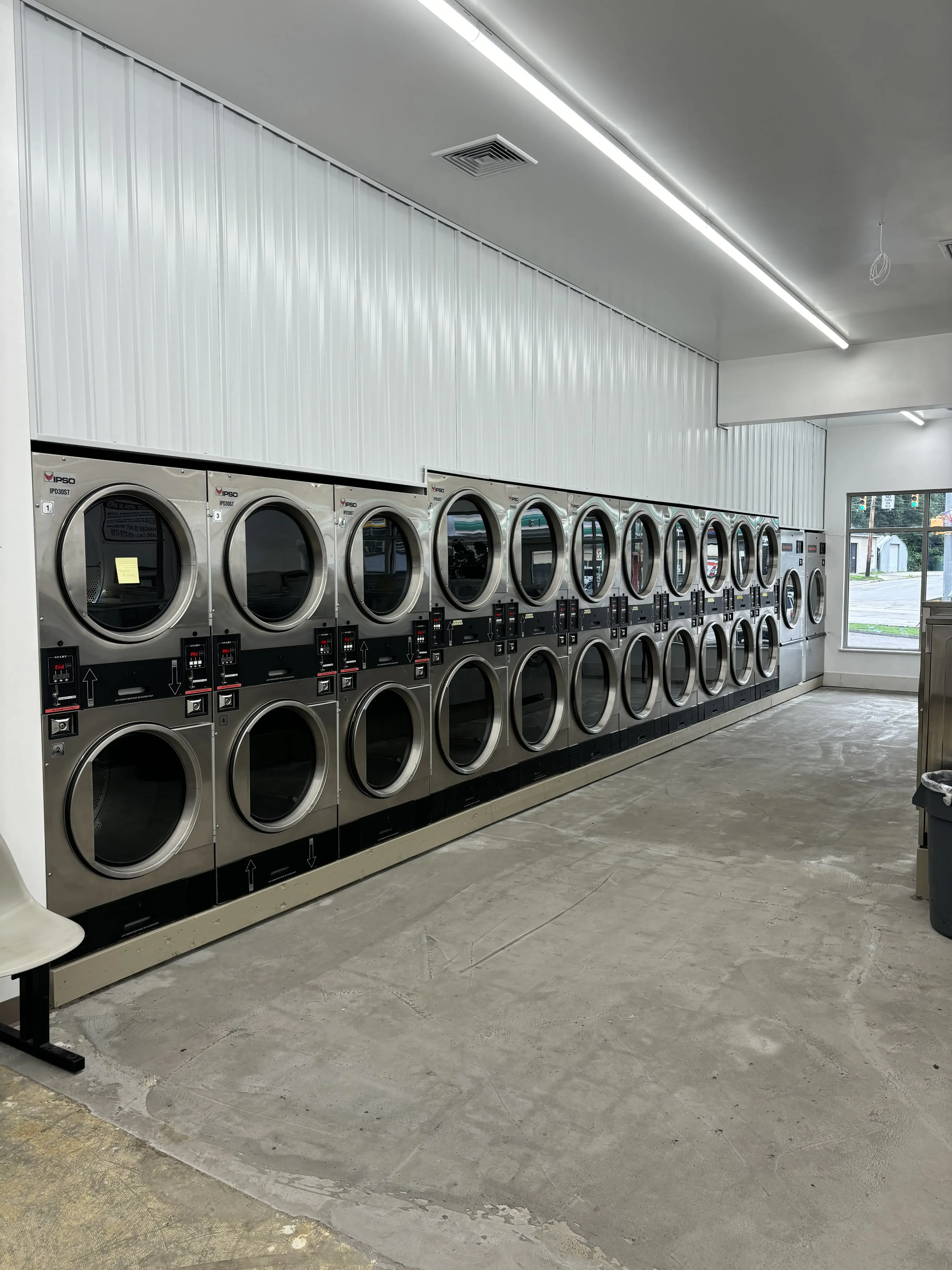 Snowy White Laundromat - Image 6