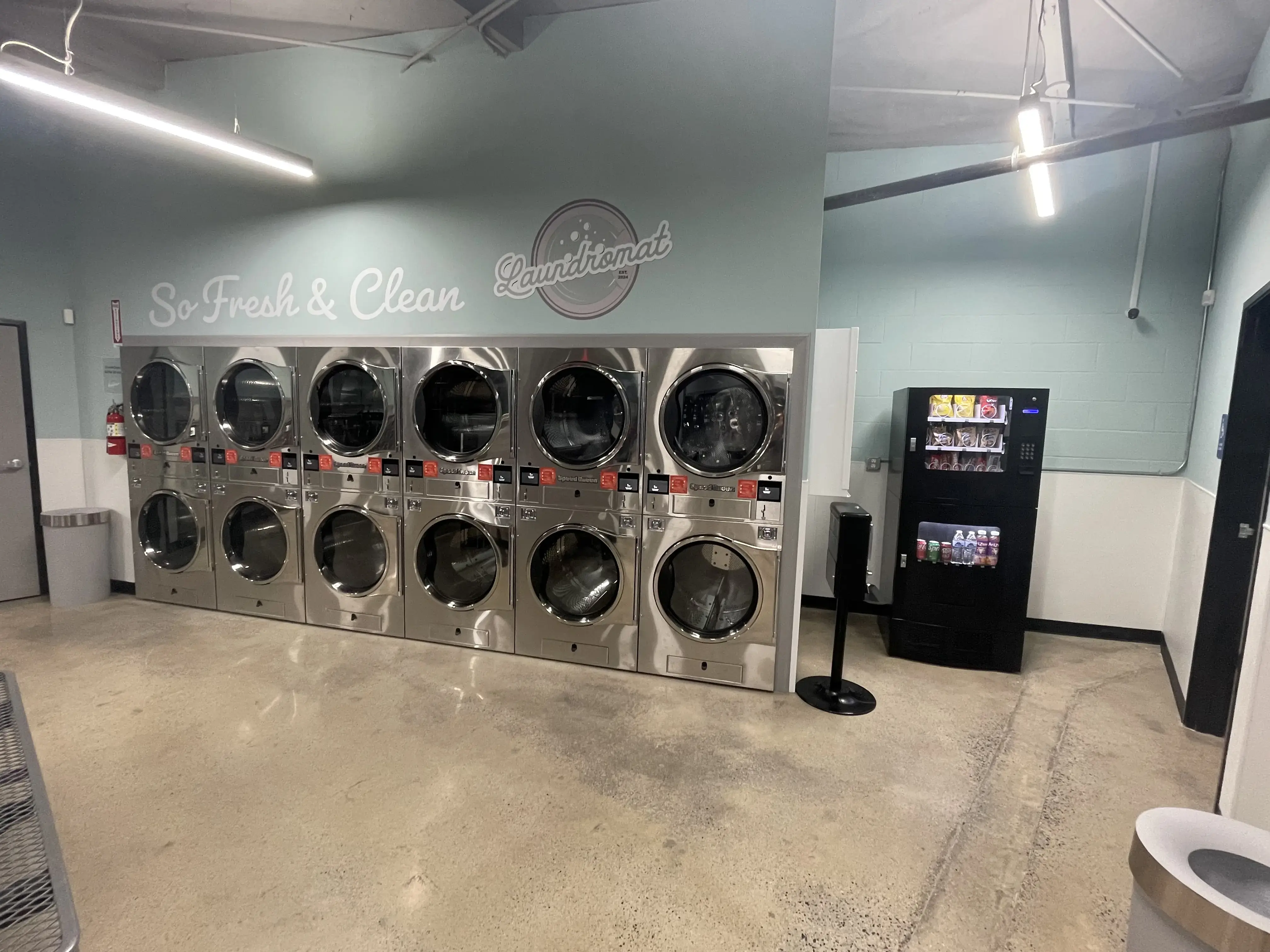 So Fresh and Clean Laundromat thumbnail 6
