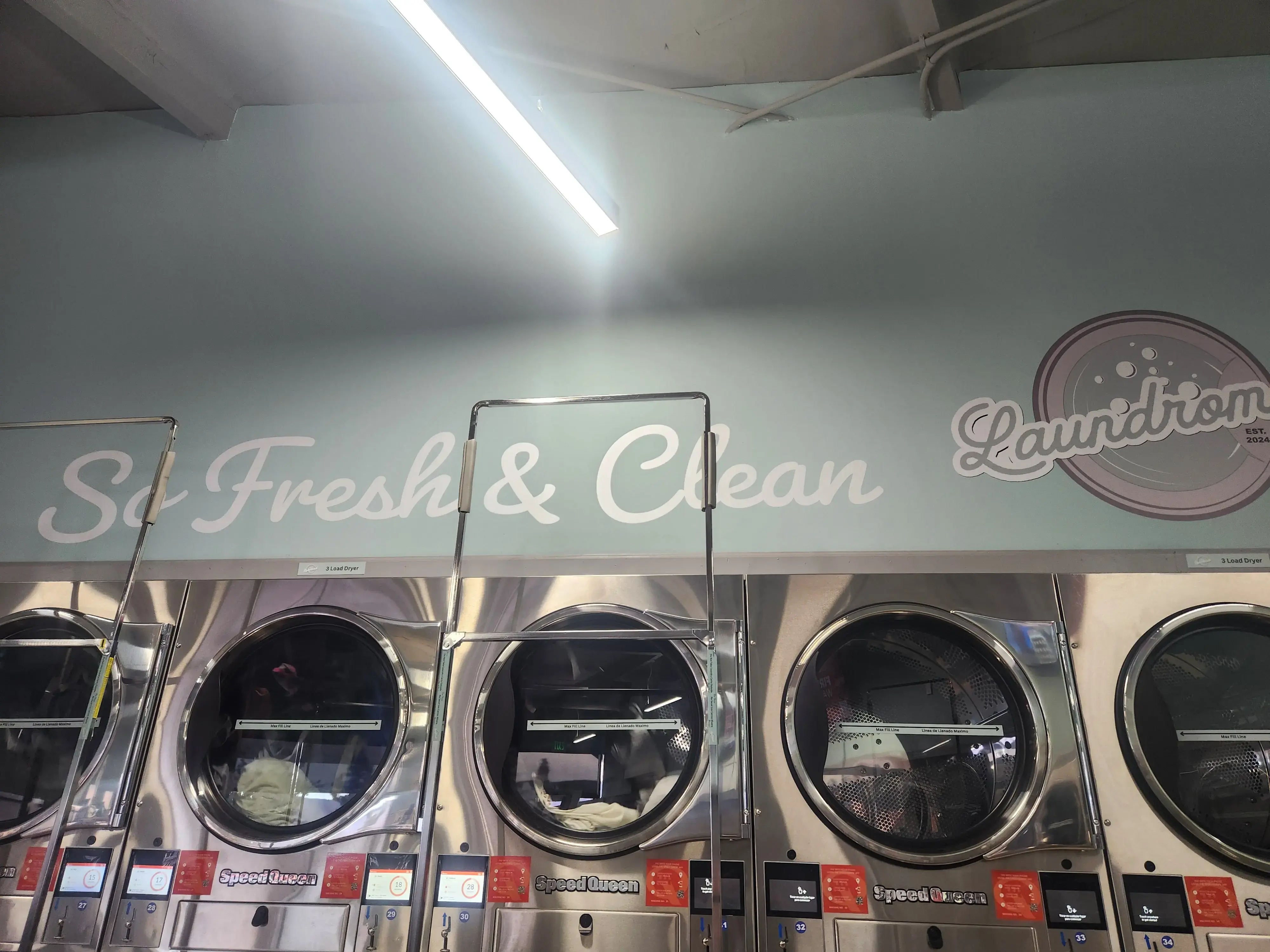So Fresh and Clean Laundromat thumbnail 3