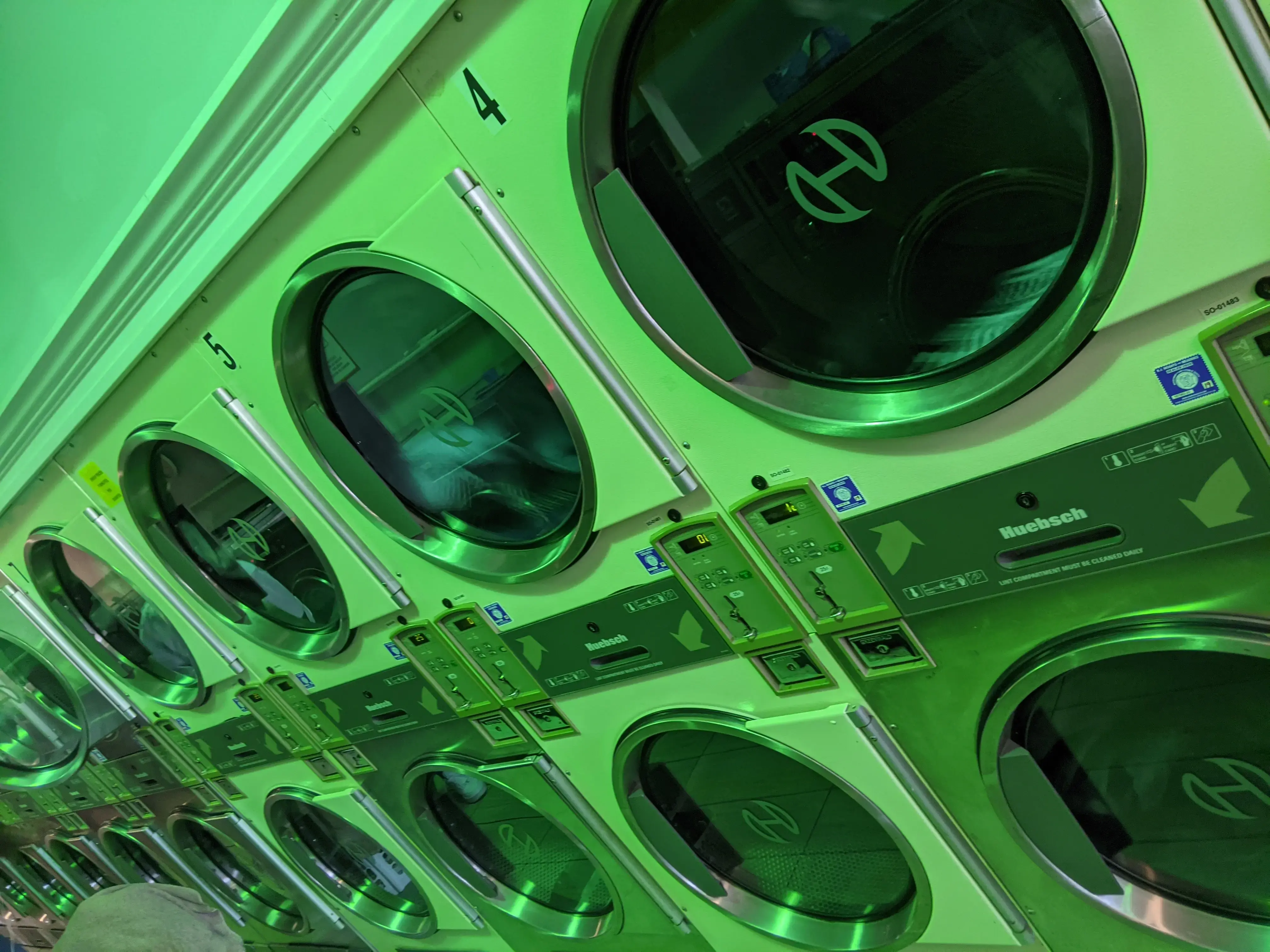 So Fresh And So Clean Laundromat - Image 9