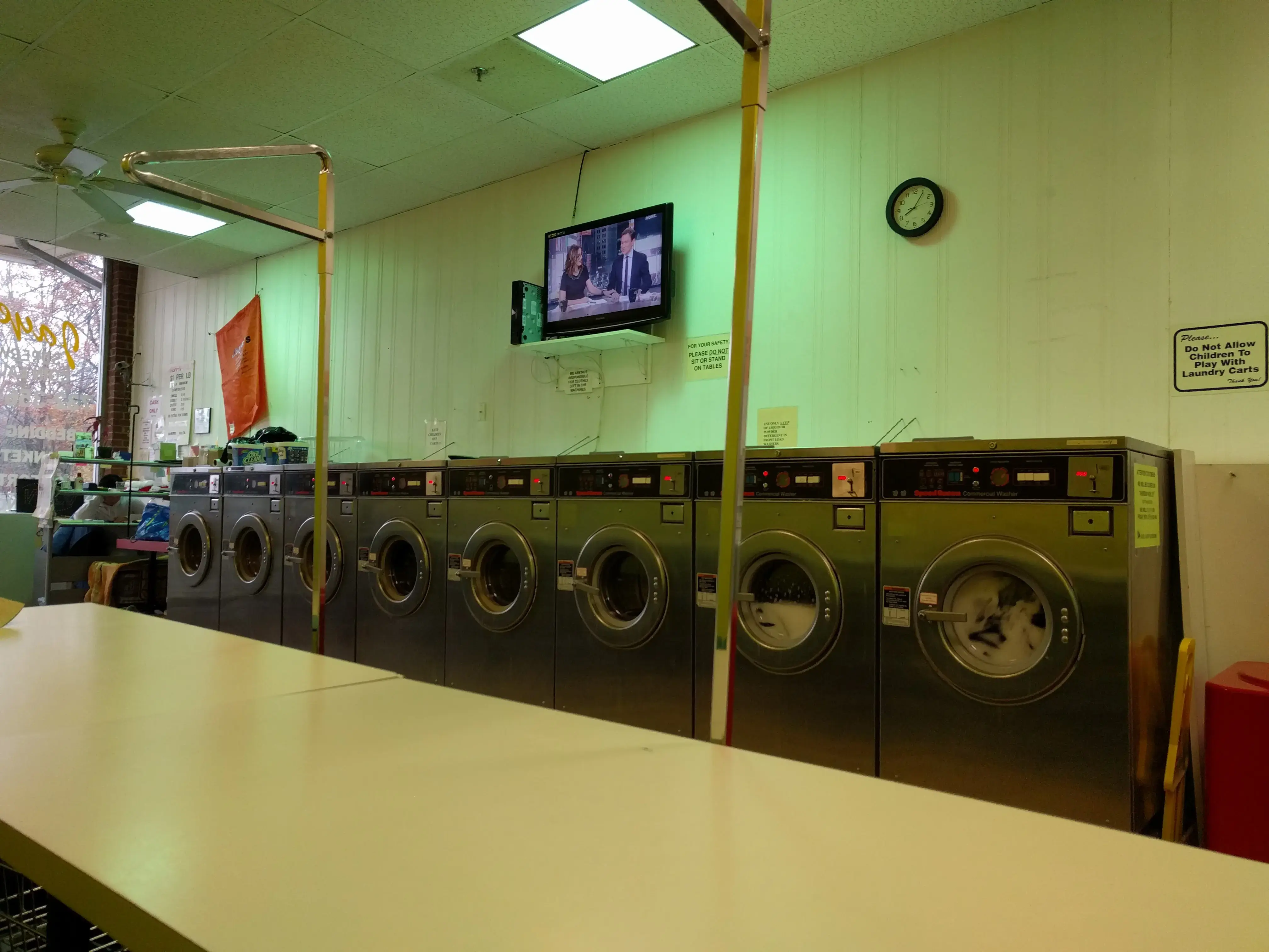 So Fresh And So Clean Laundromat - Image 12