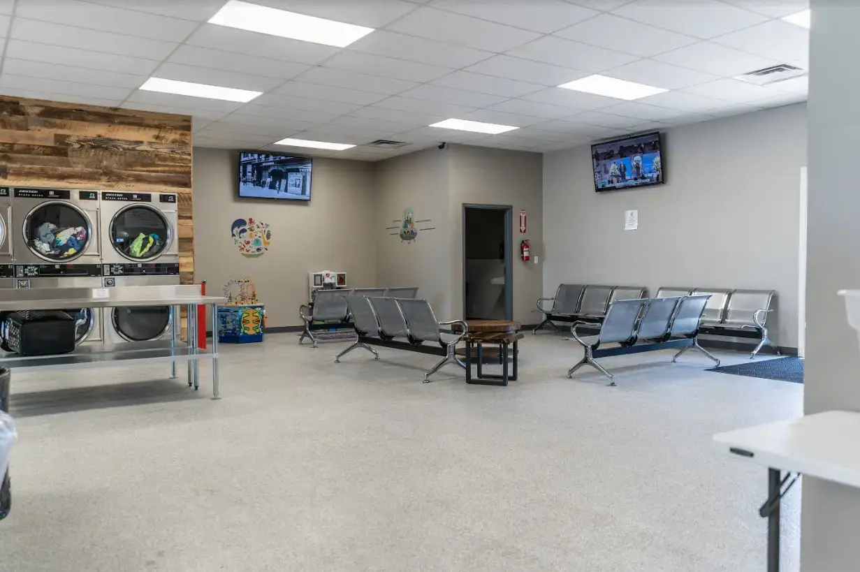 So Fresh N So Clean Laundromat thumbnail 20