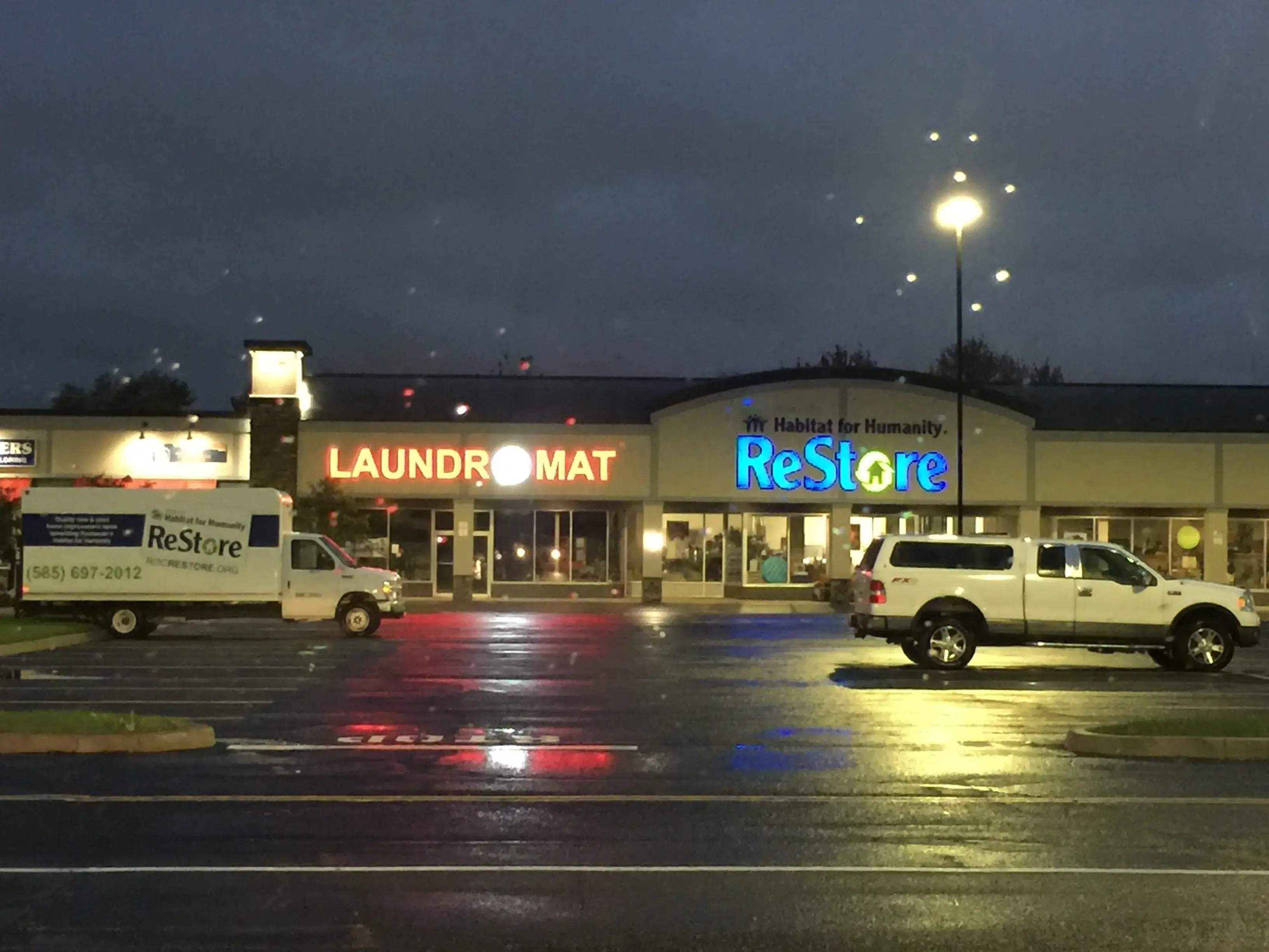 So Fresh N So Clean Laundromat - Image 14