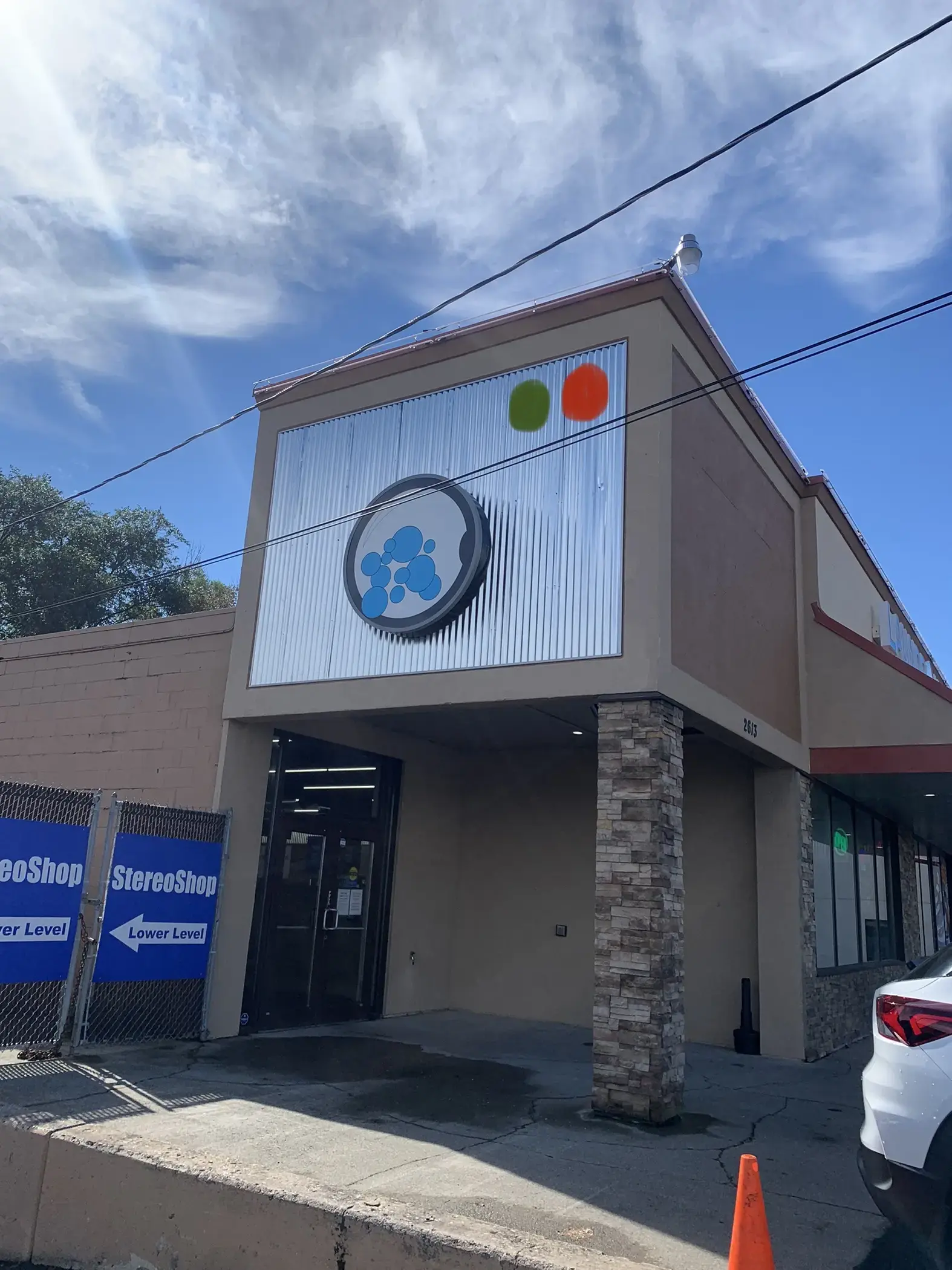 So Fresh N So Clean Laundromat thumbnail 10