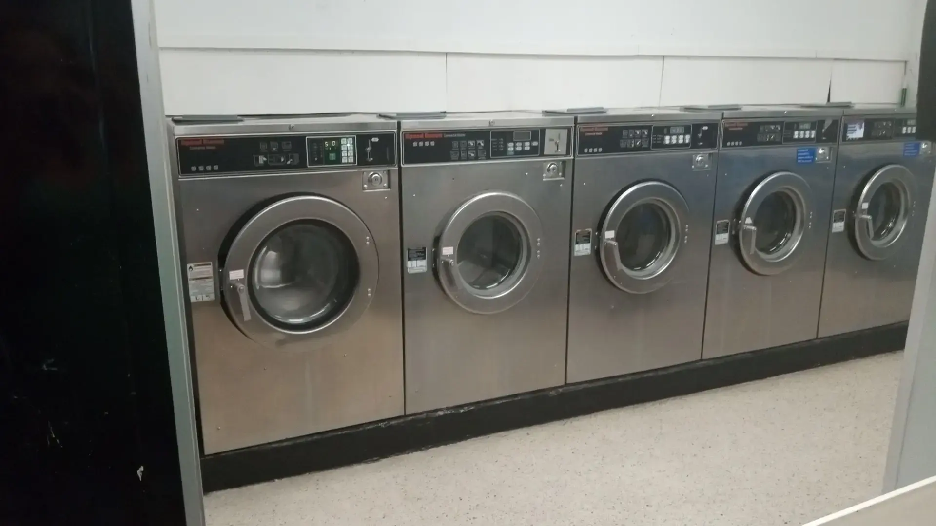 So Fresh & So Clean Laundry (Formerly Dunedin Coin Laundry) thumbnail 2
