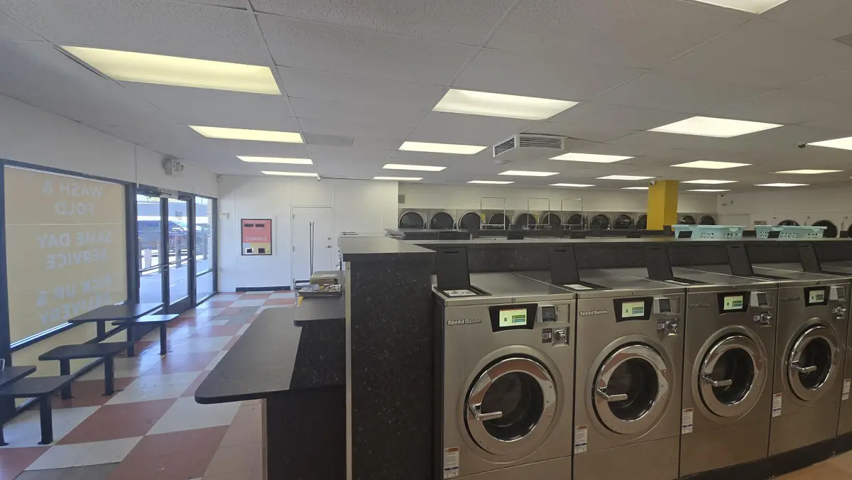 Soak Laundry Valley Village - Image 5