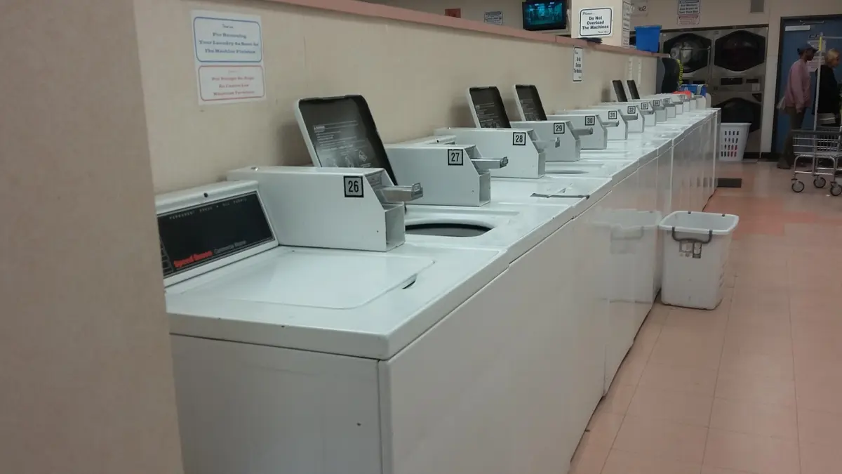 Soak Laundry Valley Village - Image 17