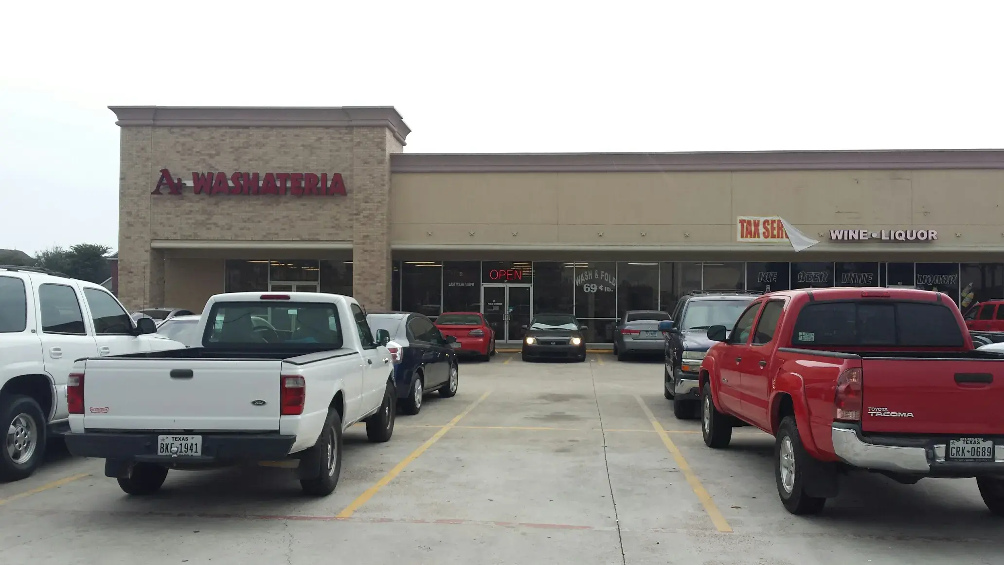 Soak n Spin Washateria - Image 14