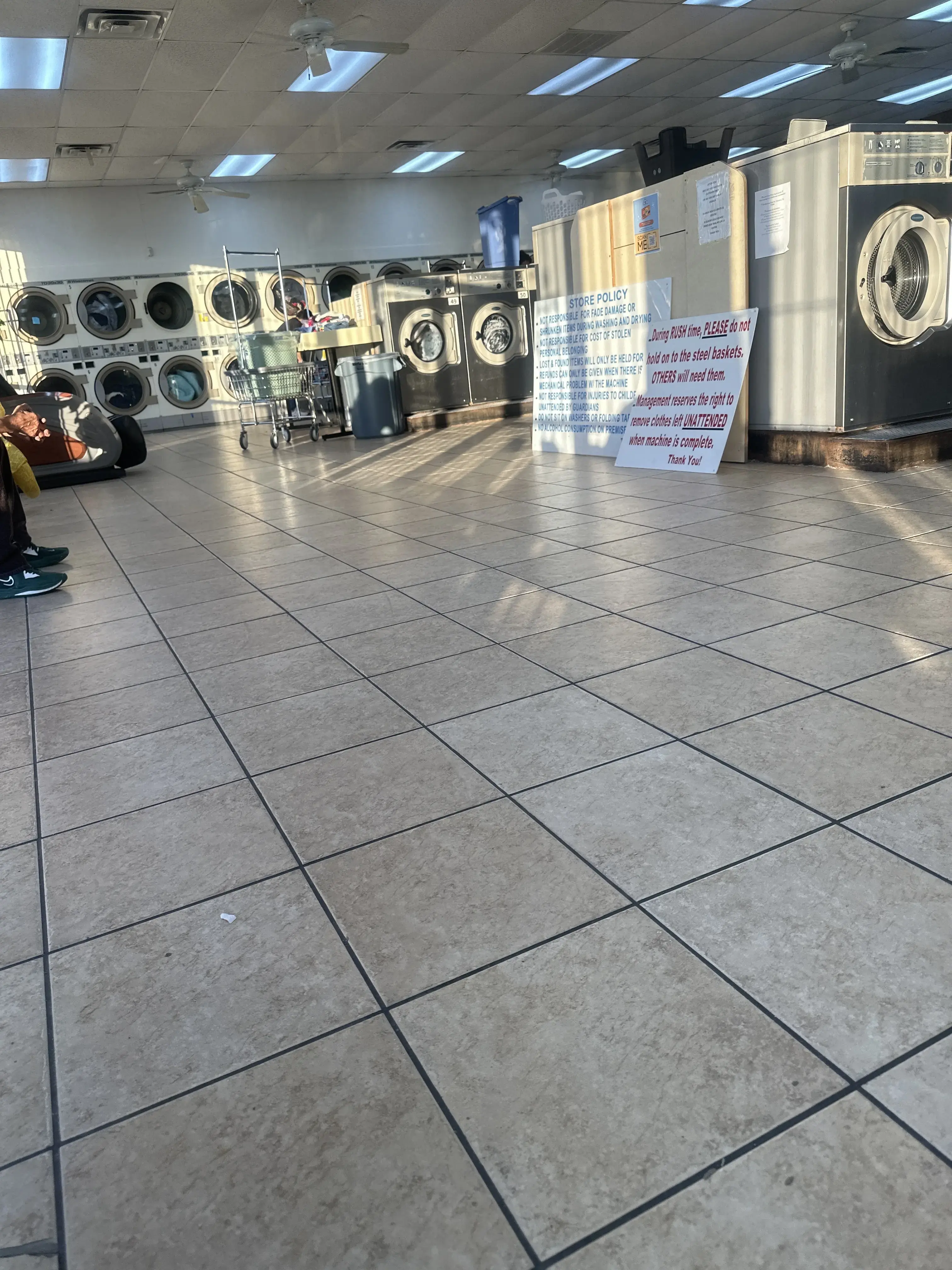 Soak n Spin Washateria - Image 6