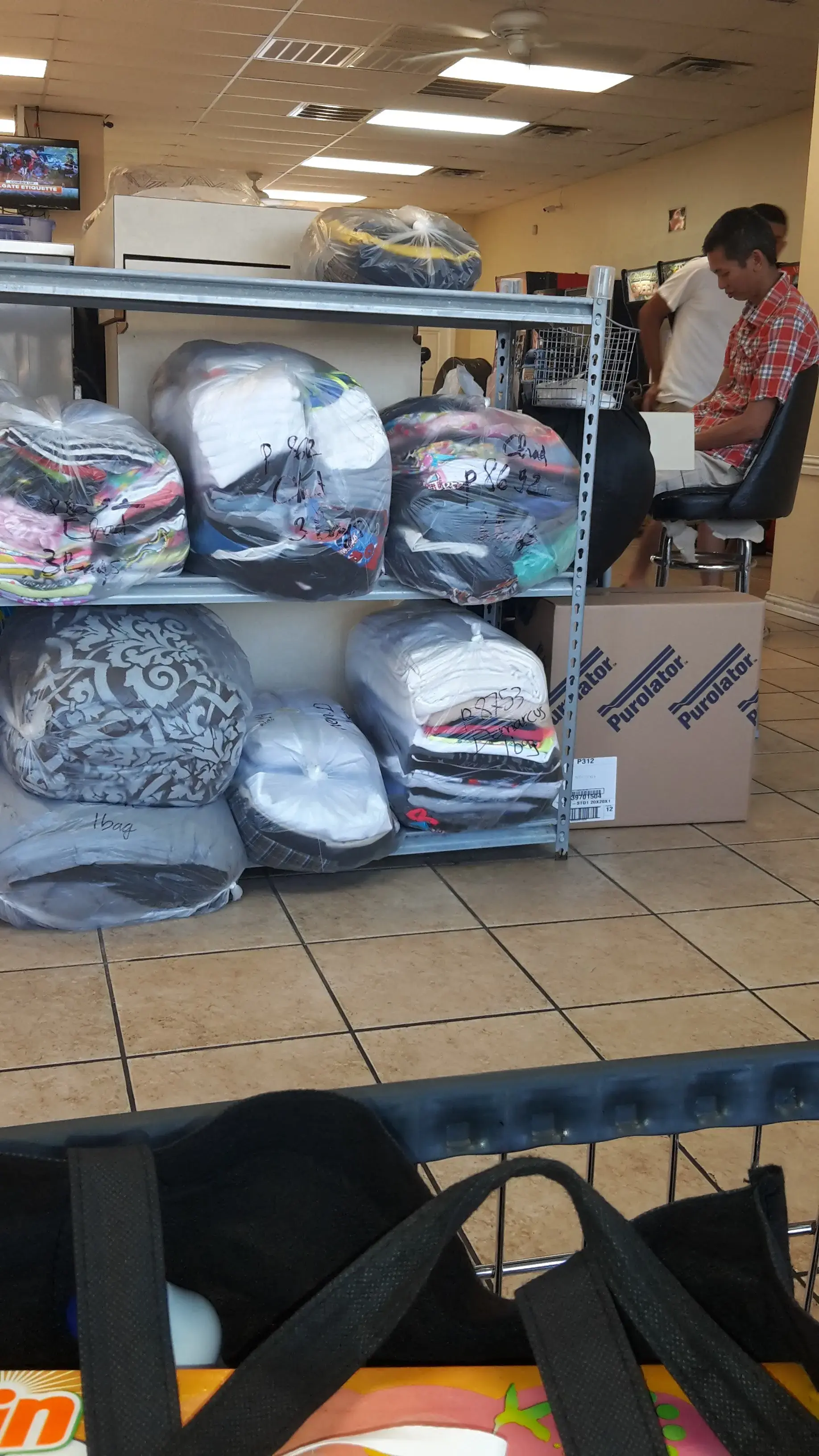 Soak n Spin Washateria - Image 17