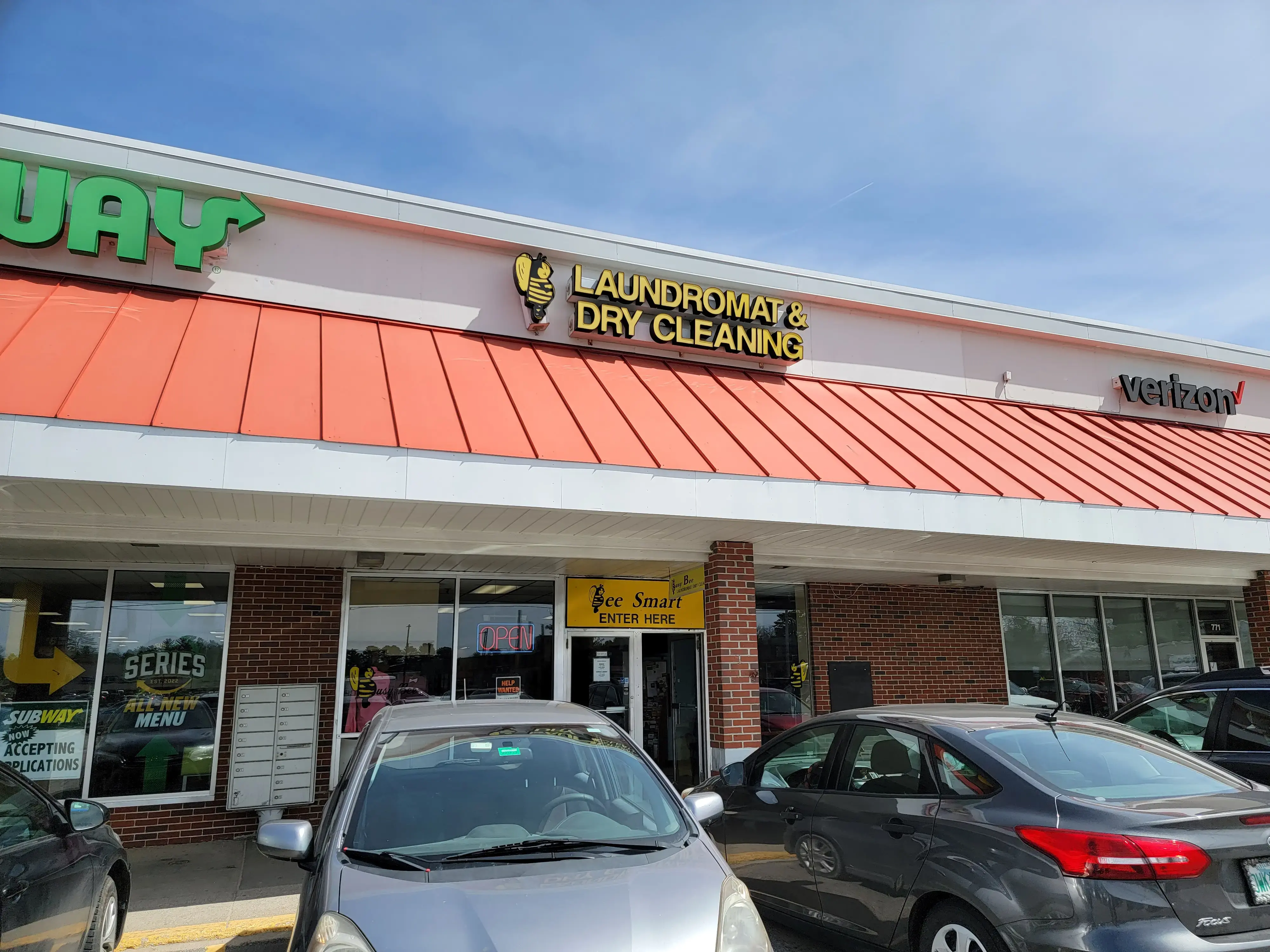 Soap Bubble Laundromat & Dry Cleaning - Image 7