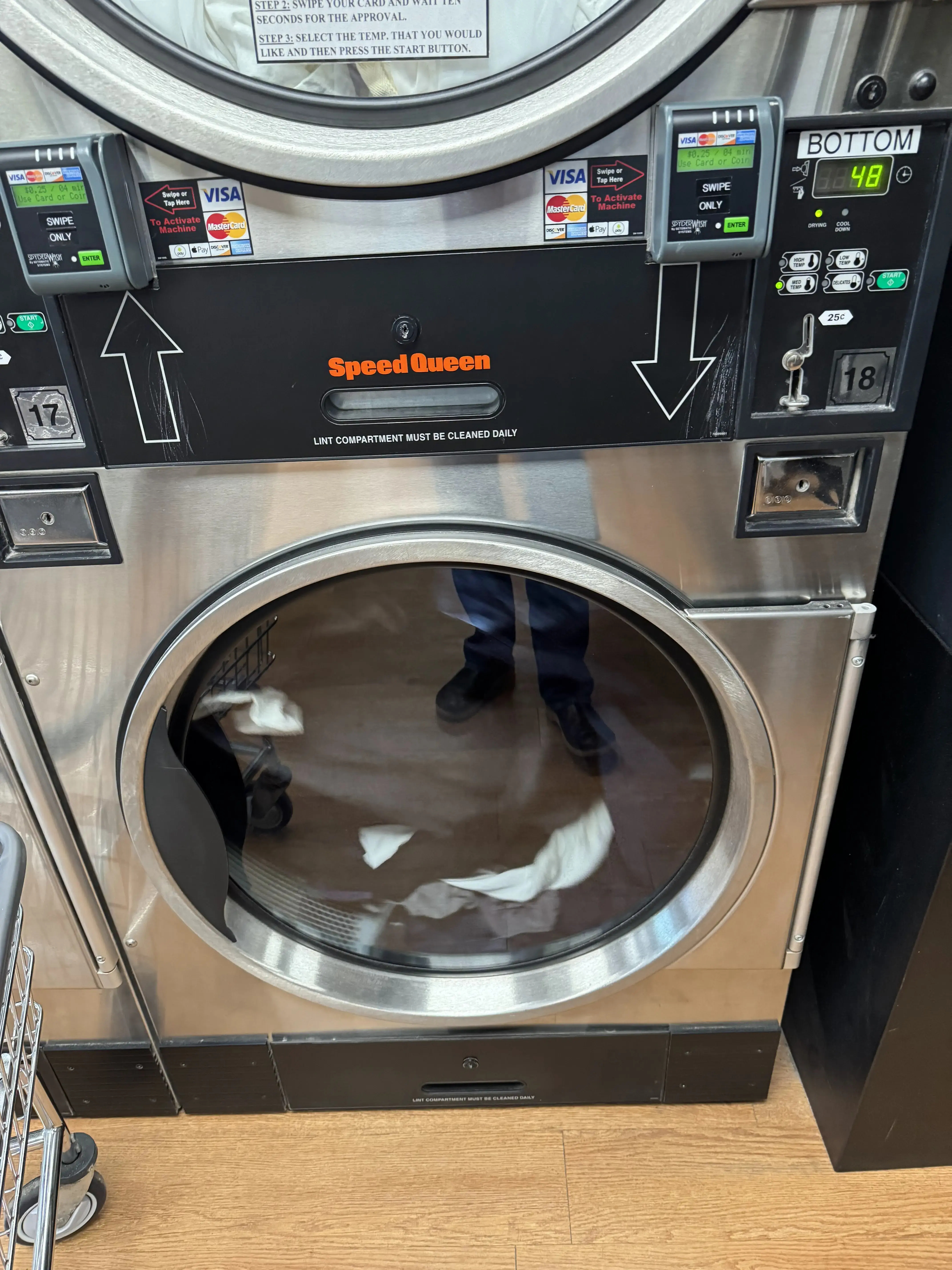 Soap Bubble Laundromat thumbnail 5
