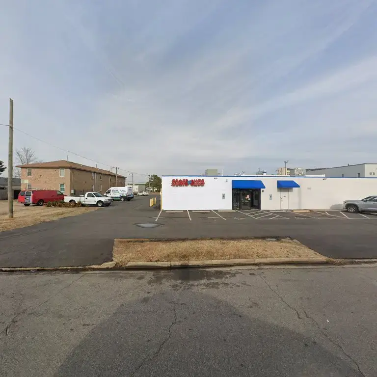 Soap N Suds Laundromat - Image 4