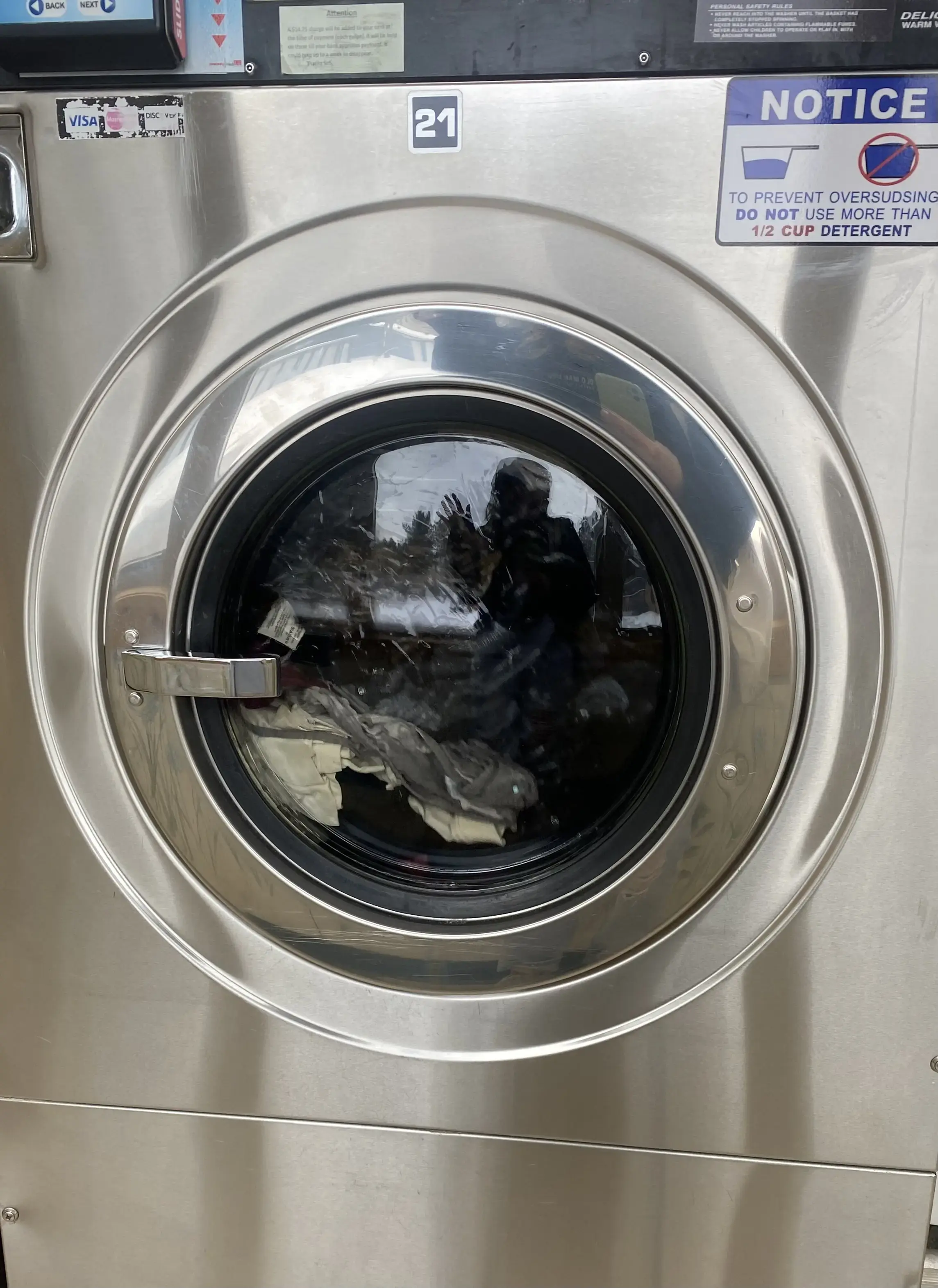 Soap 'N Suds Laundromat - Image 10