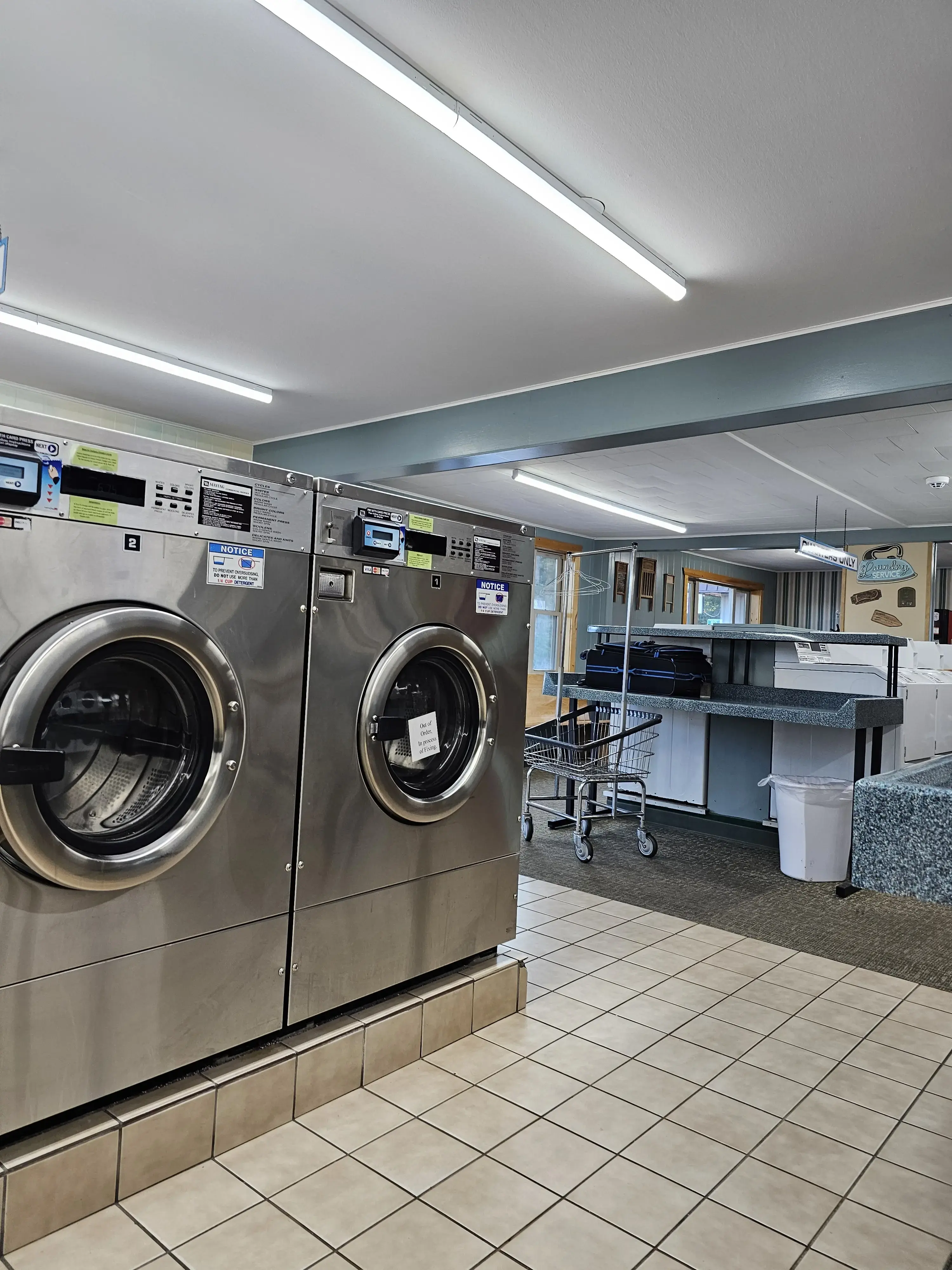 Soap 'N Suds Laundromat thumbnail 17