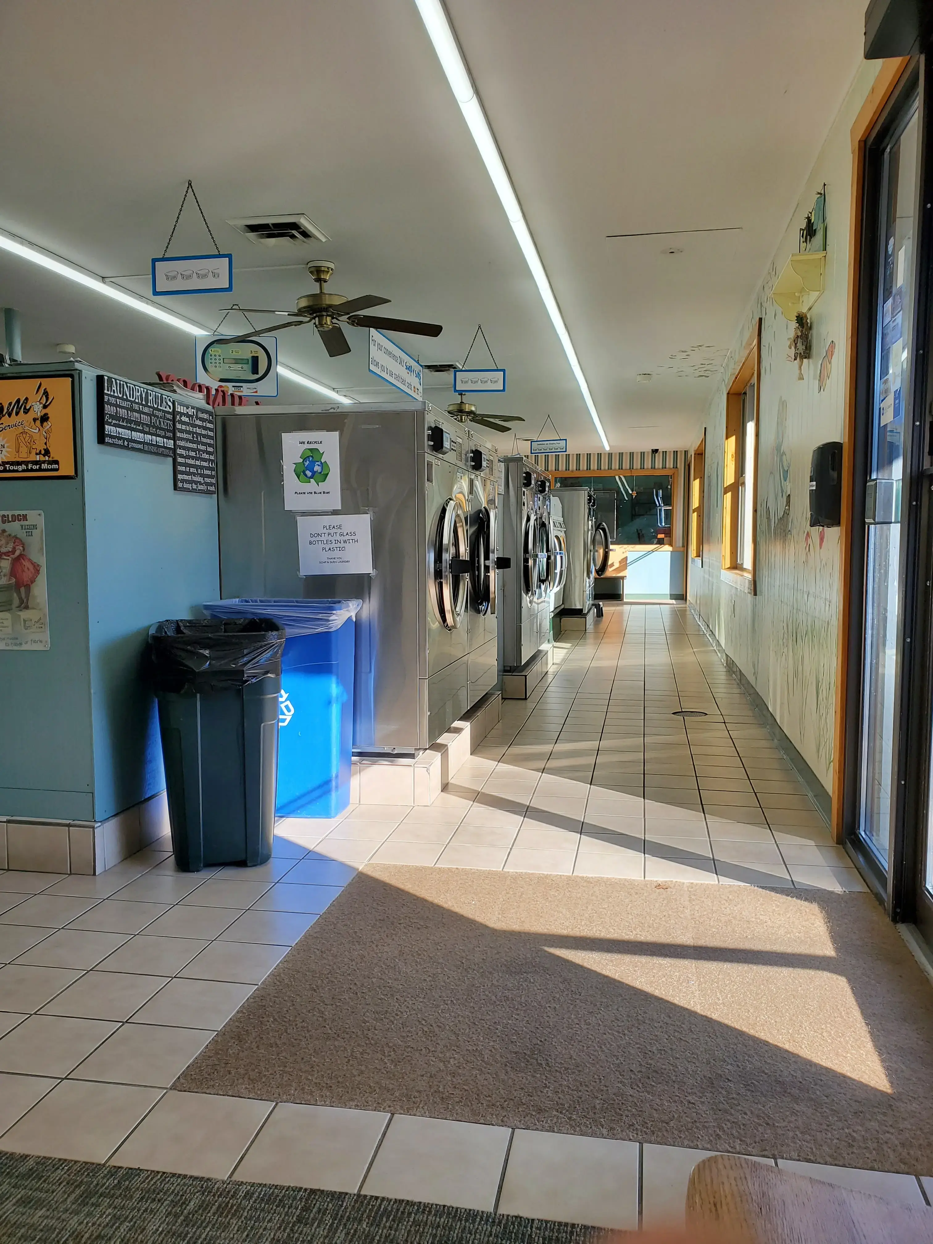 Soap 'N Suds Laundromat thumbnail 5