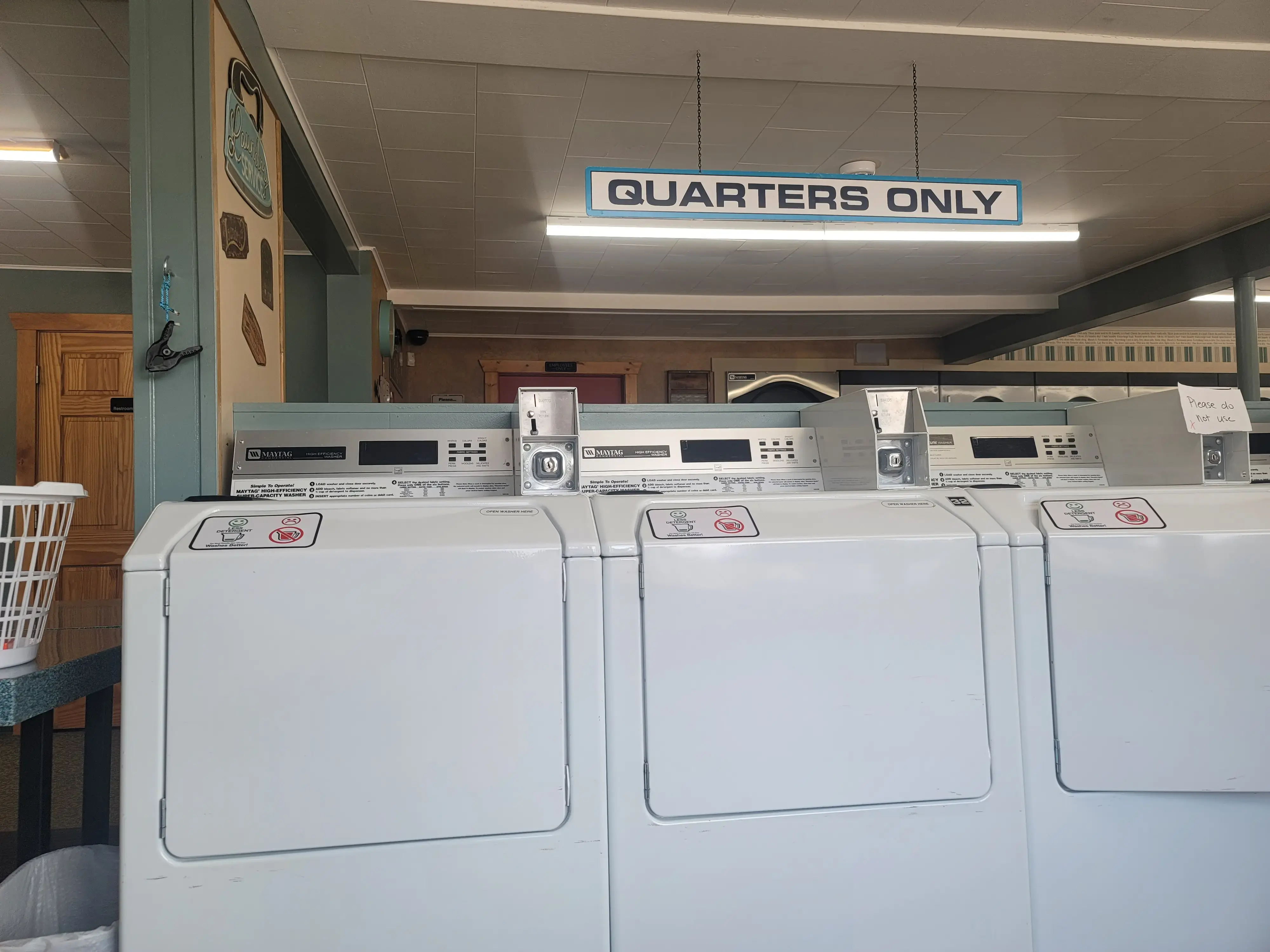 Soap 'N Suds Laundromat - Image 2