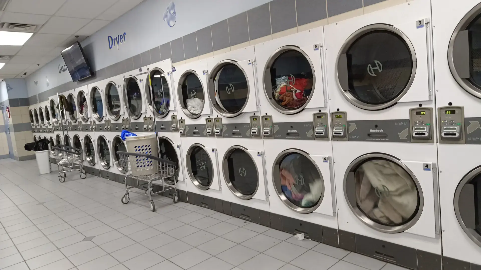 Soap Opera Laundromat - Downers Grove thumbnail 5