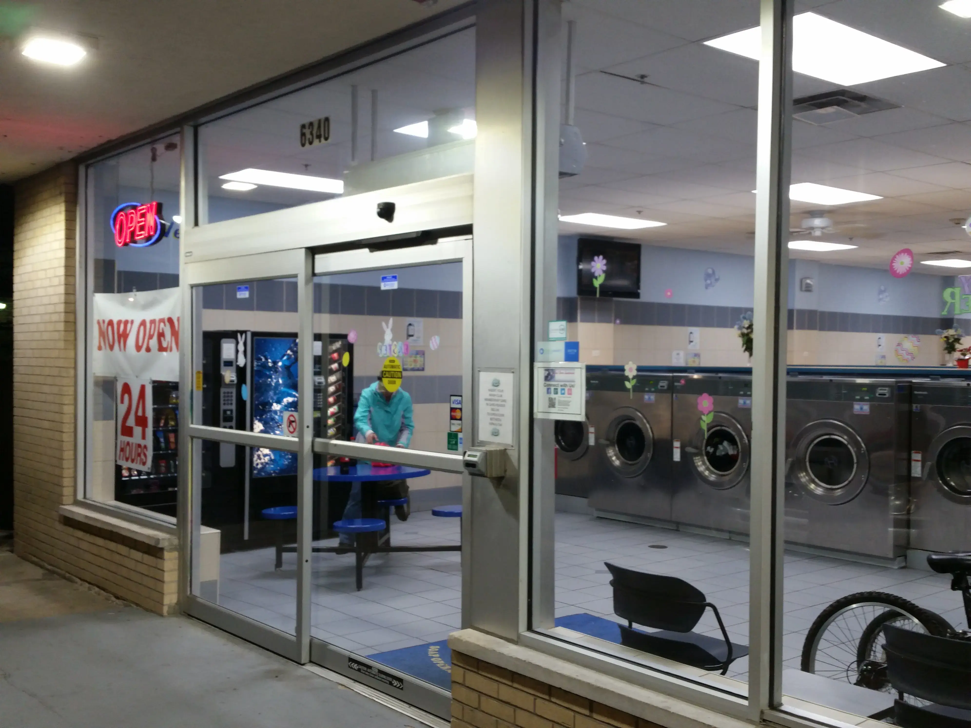 Soap Opera Laundromat - Downers Grove - Image 12
