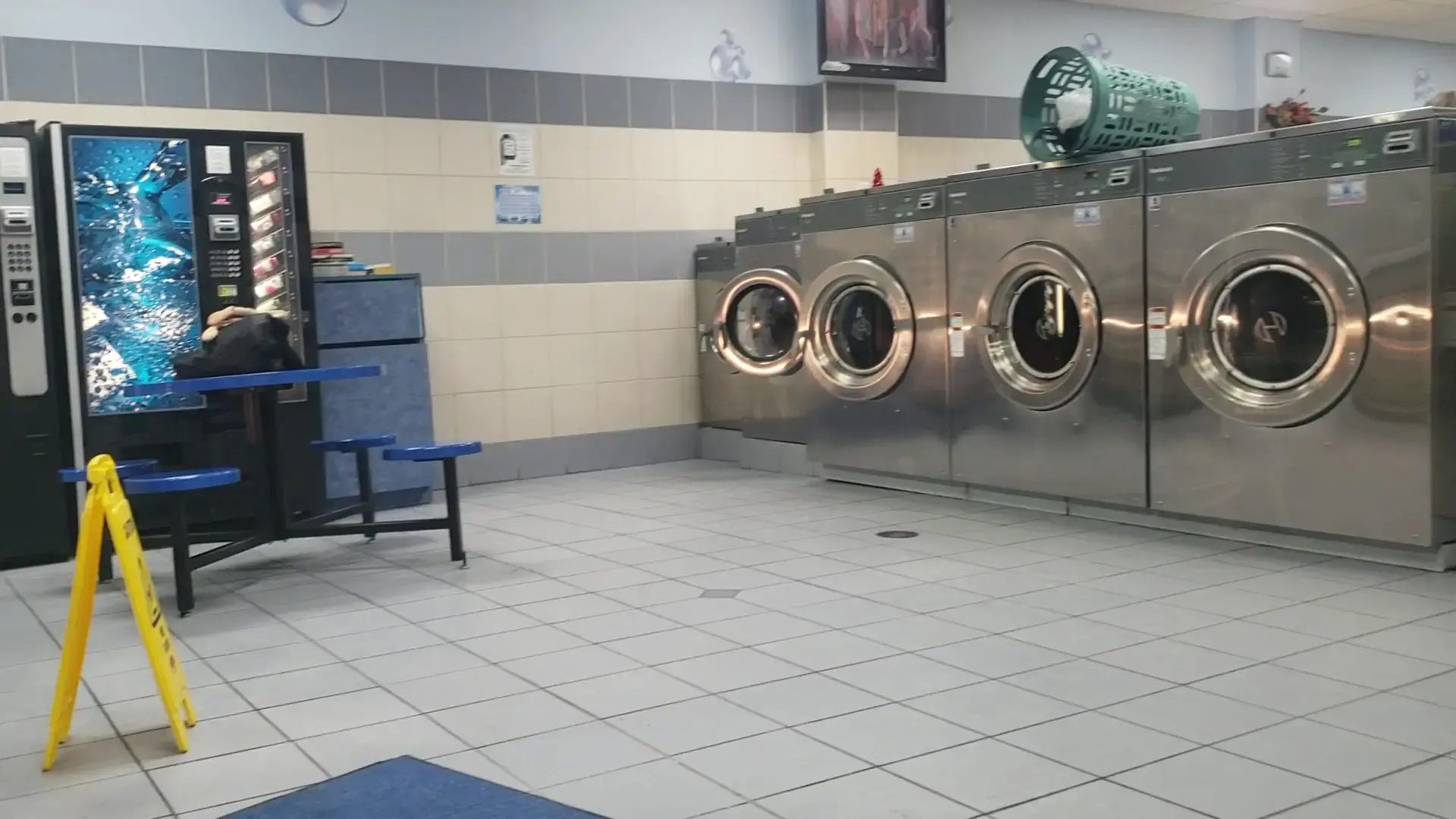 Soap Opera Laundromat - Downers Grove - Image 2
