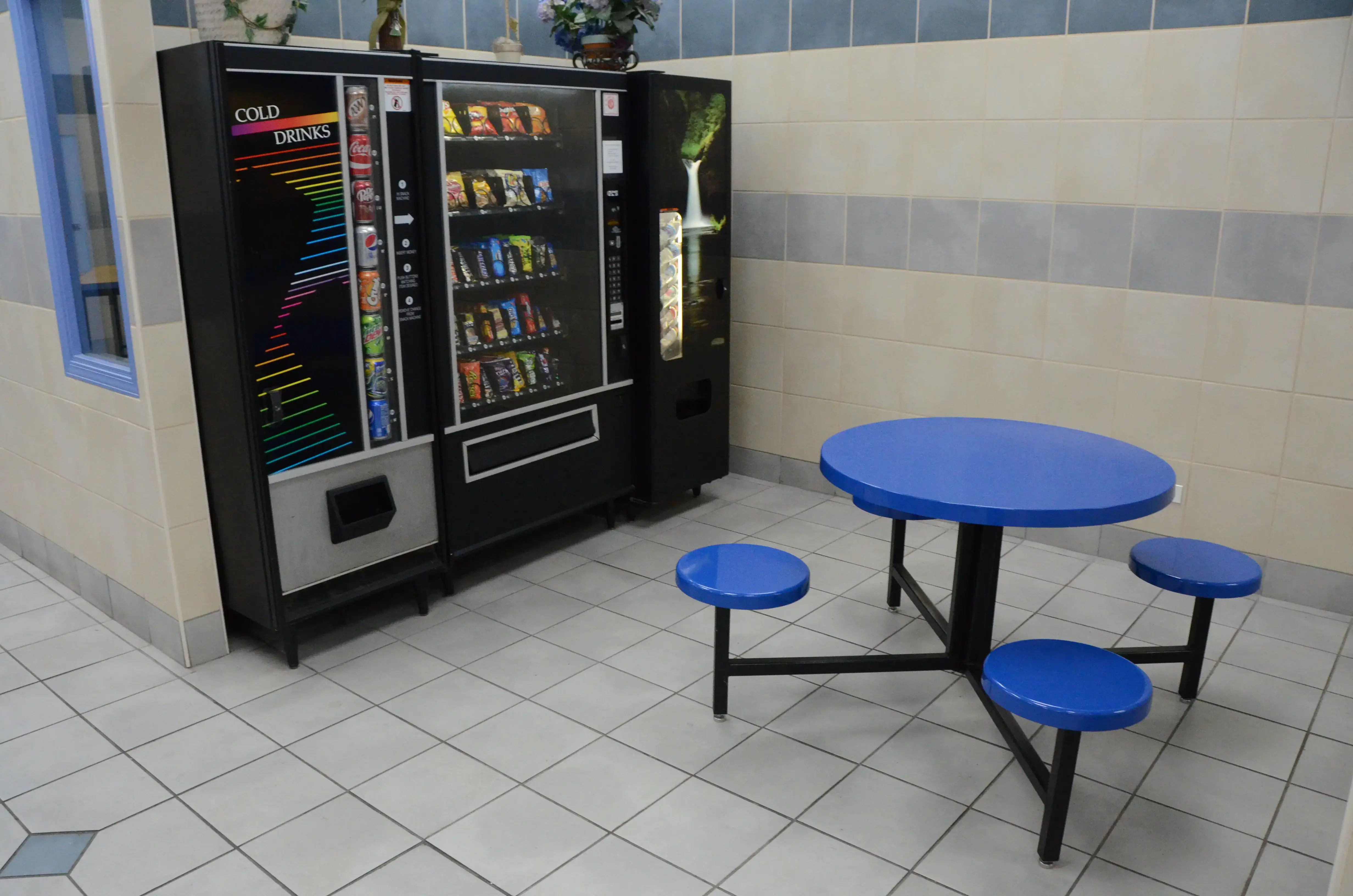 Soap Opera Laundromat - Hickory Hills - Image 17