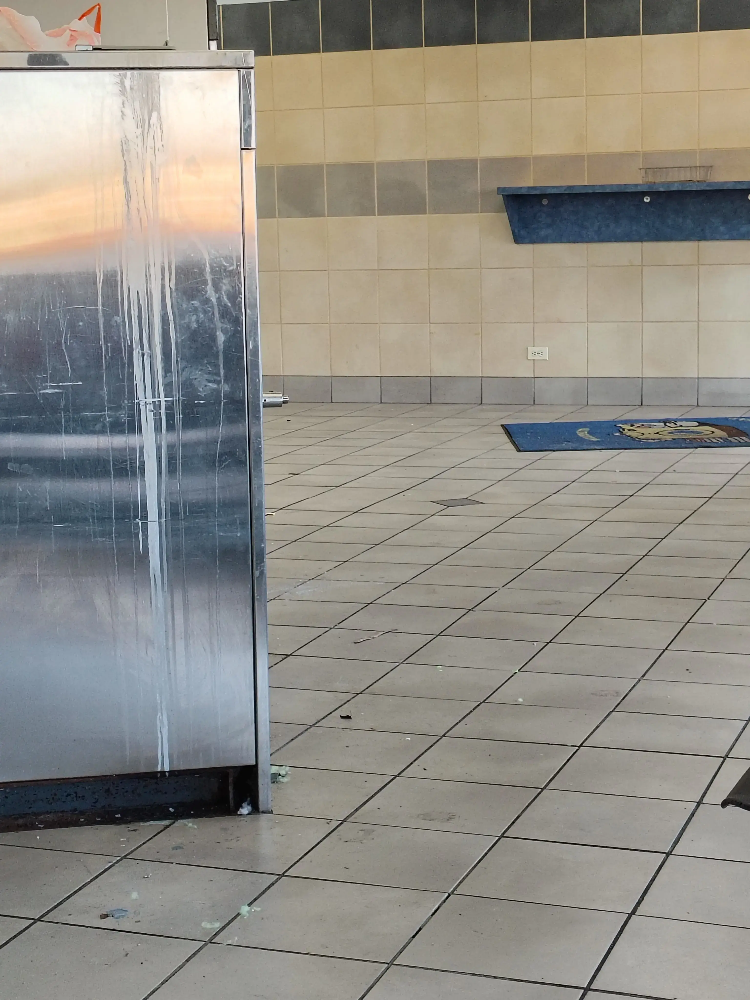 Soap Opera Laundromat - Hickory Hills - Image 12