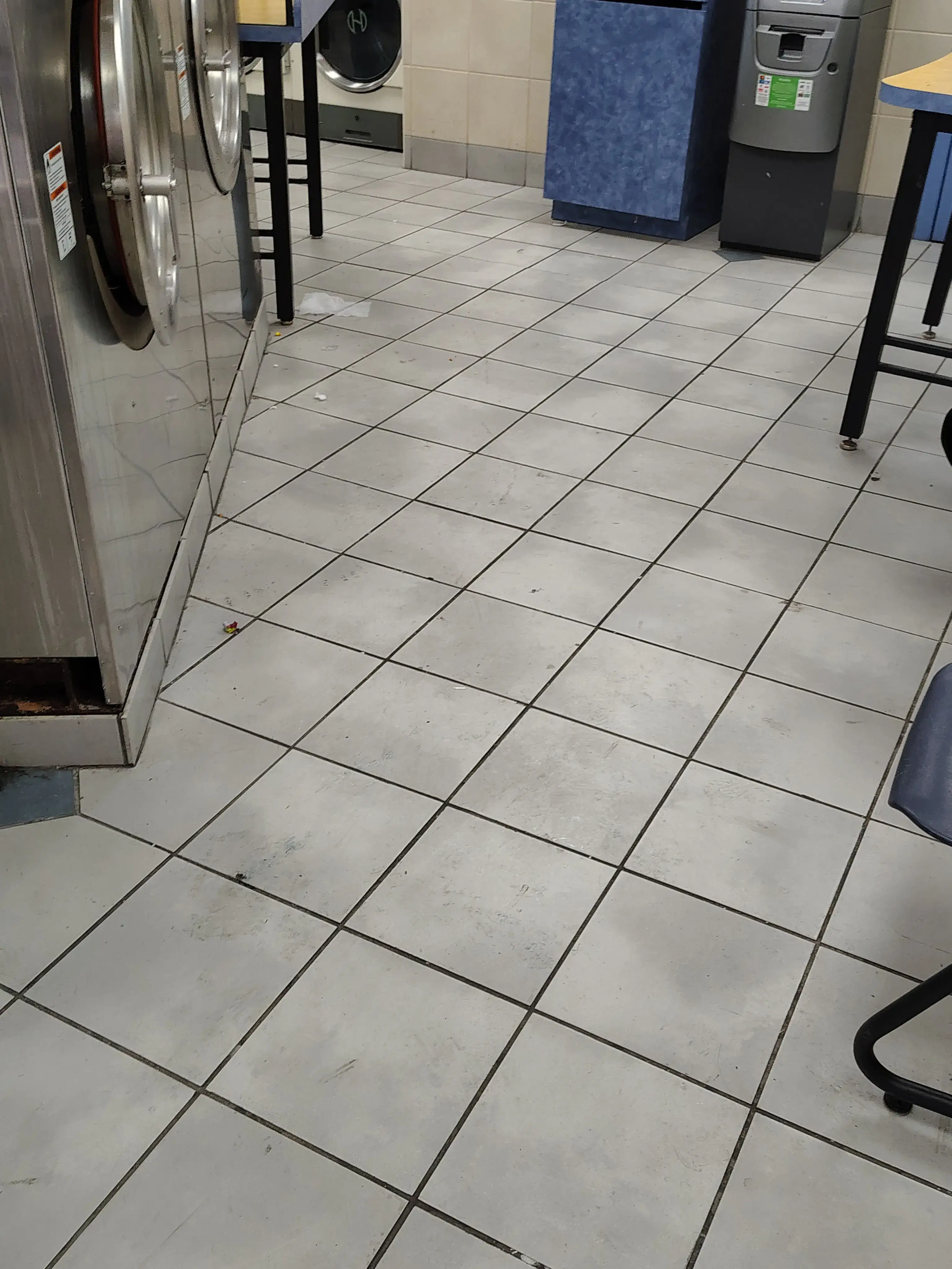 Soap Opera Laundromat - Hickory Hills - Image 14