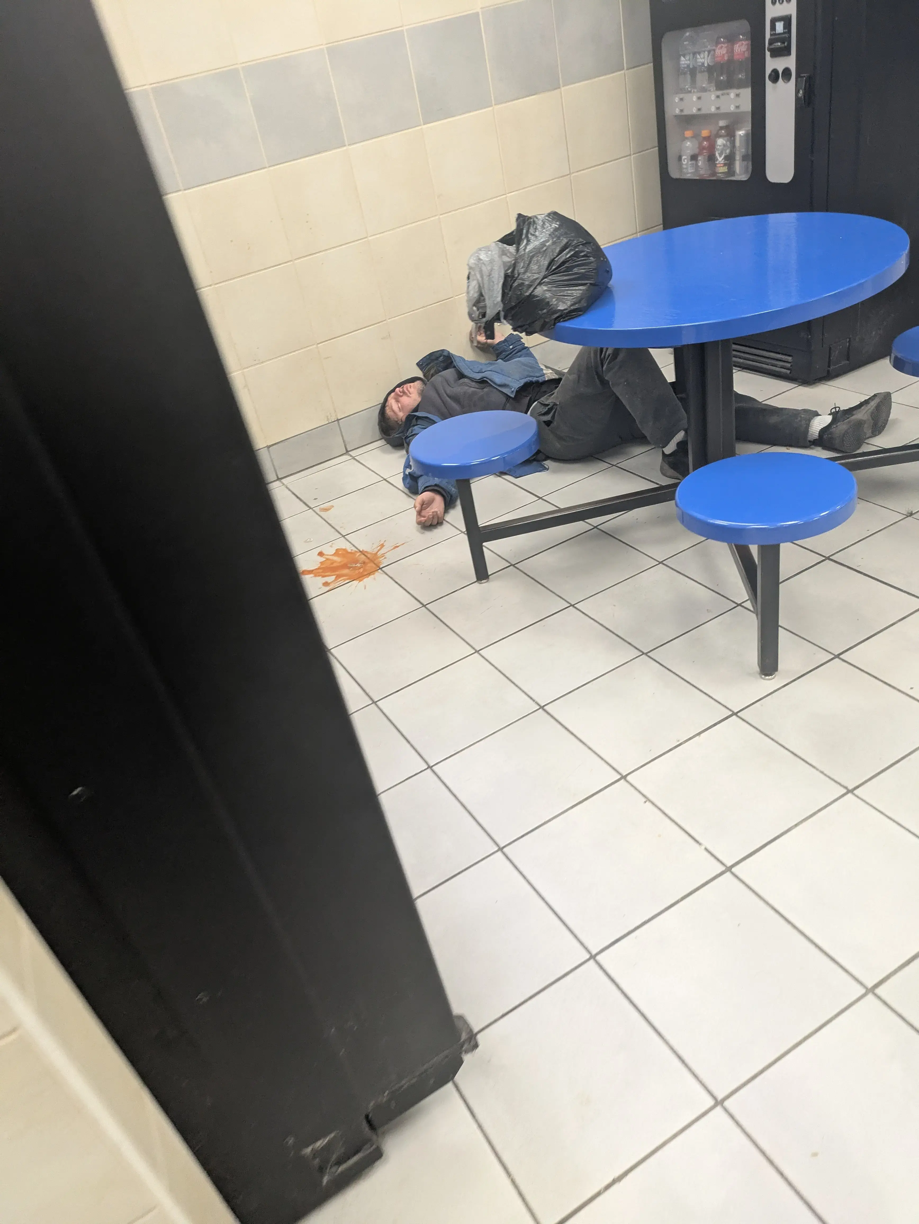 Soap Opera Laundromat - Hickory Hills - Image 7