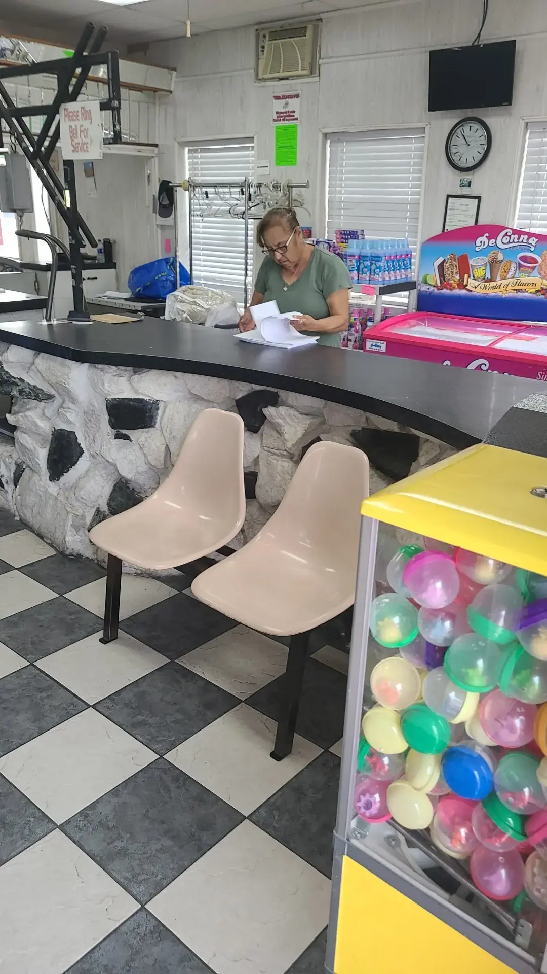 Soap Opera Laundromat thumbnail 7