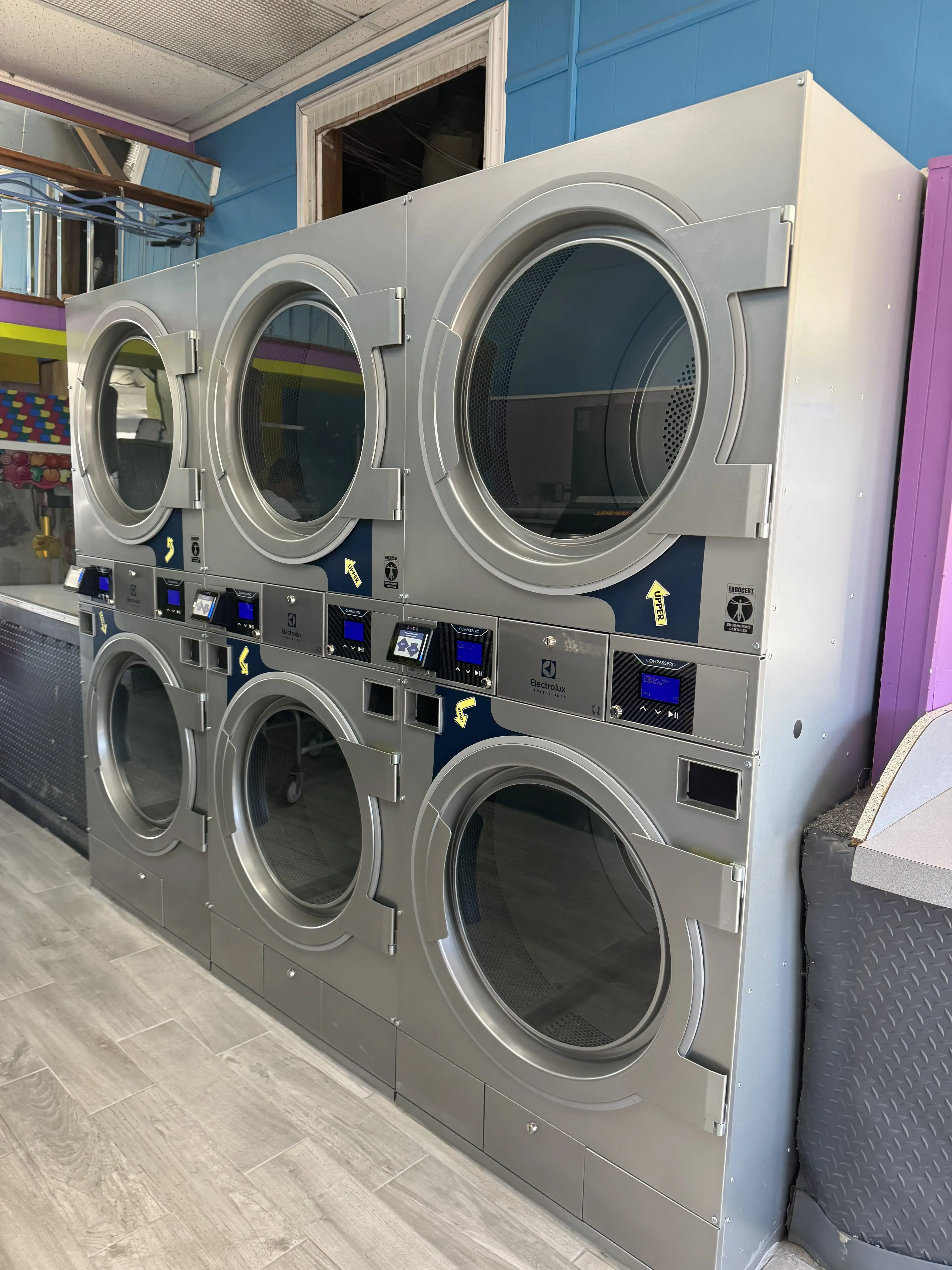 Soap Opera Laundromat thumbnail 16