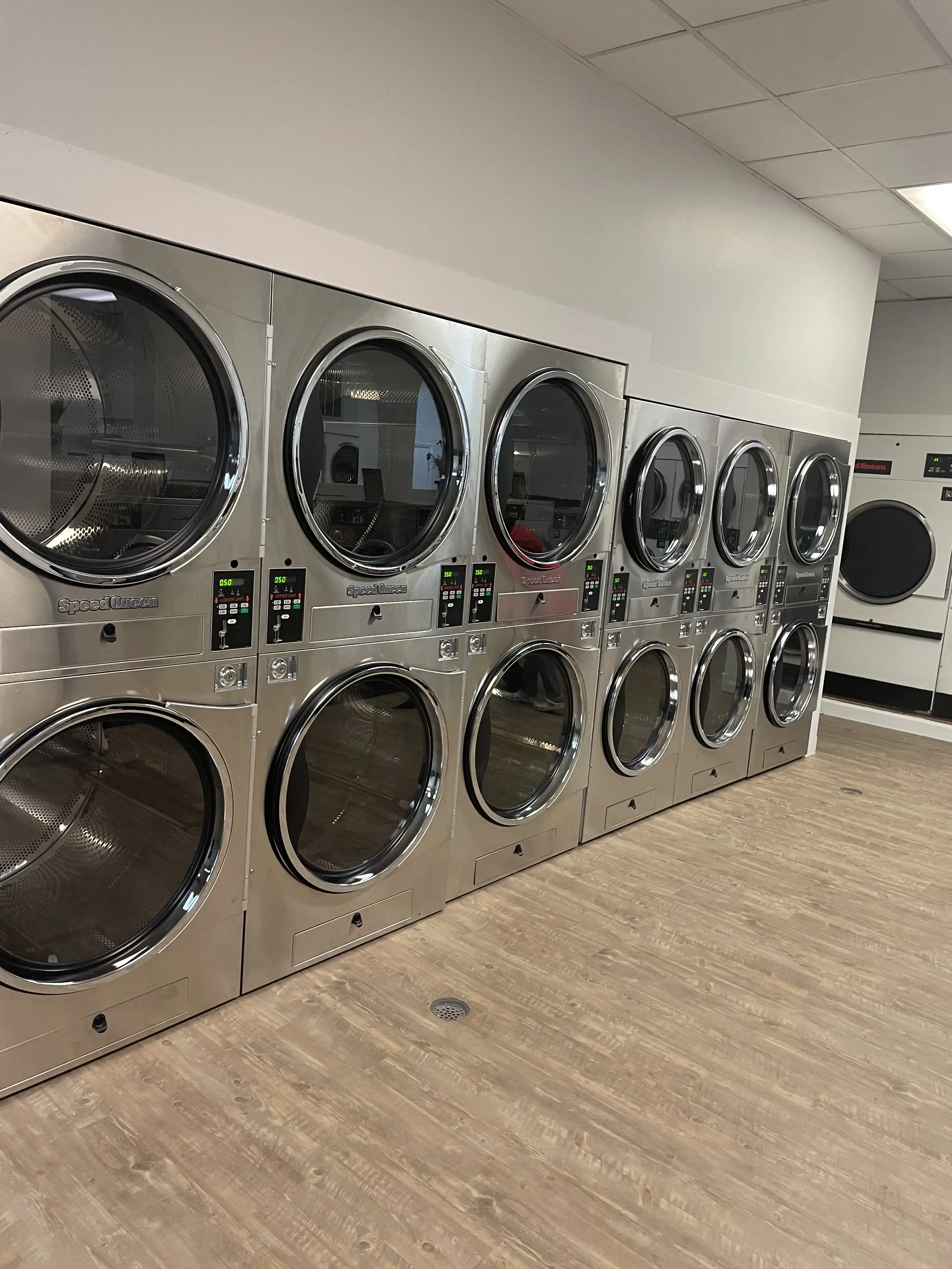 Soap Opera Laundry Services - Image 5