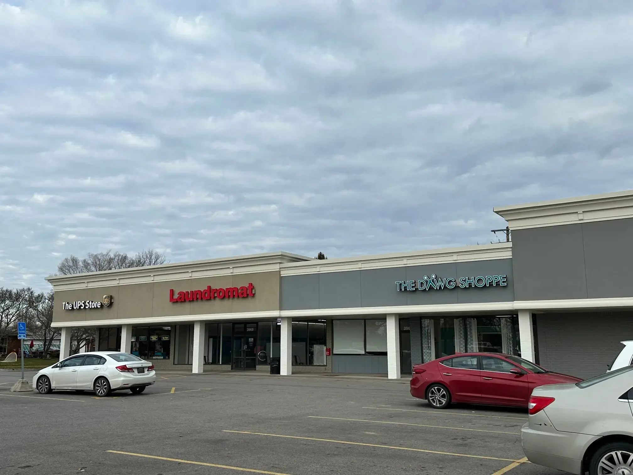 Soapbox Global Laundromat & Wash and Fold thumbnail 4