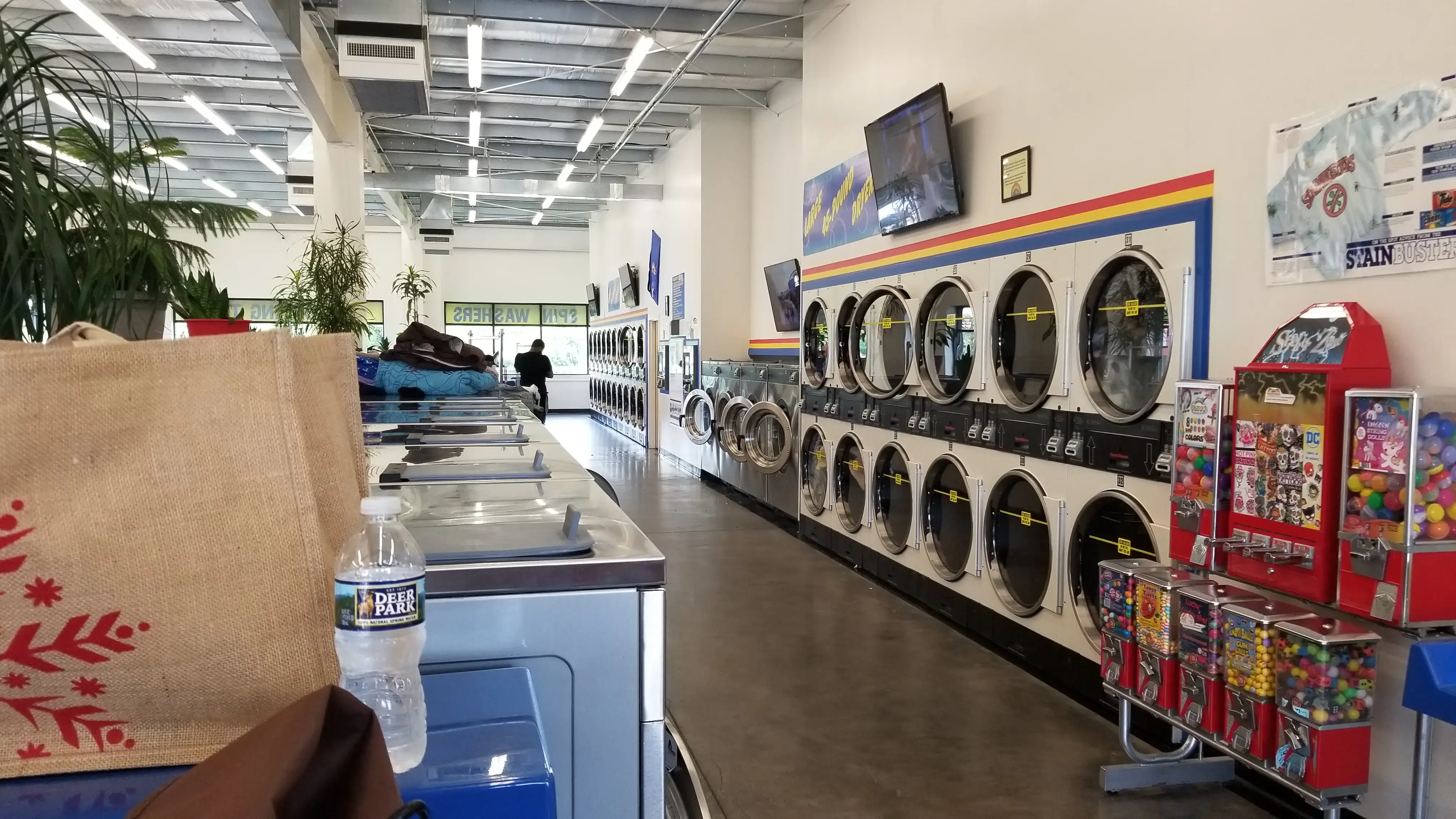 Soaps N Suds Laundromat & Car Wash thumbnail 17