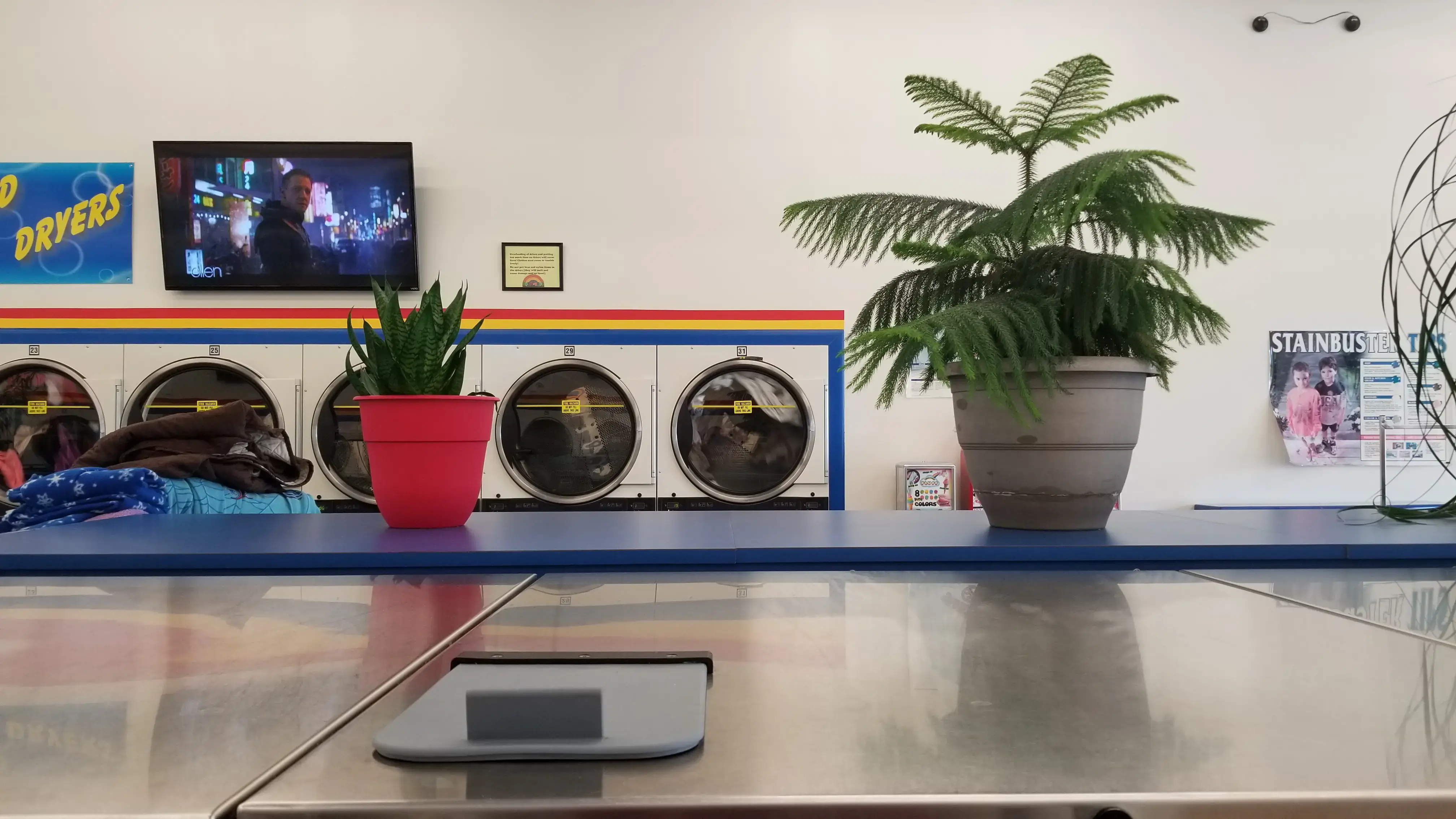 Soaps N Suds Laundromat & Car Wash thumbnail 8