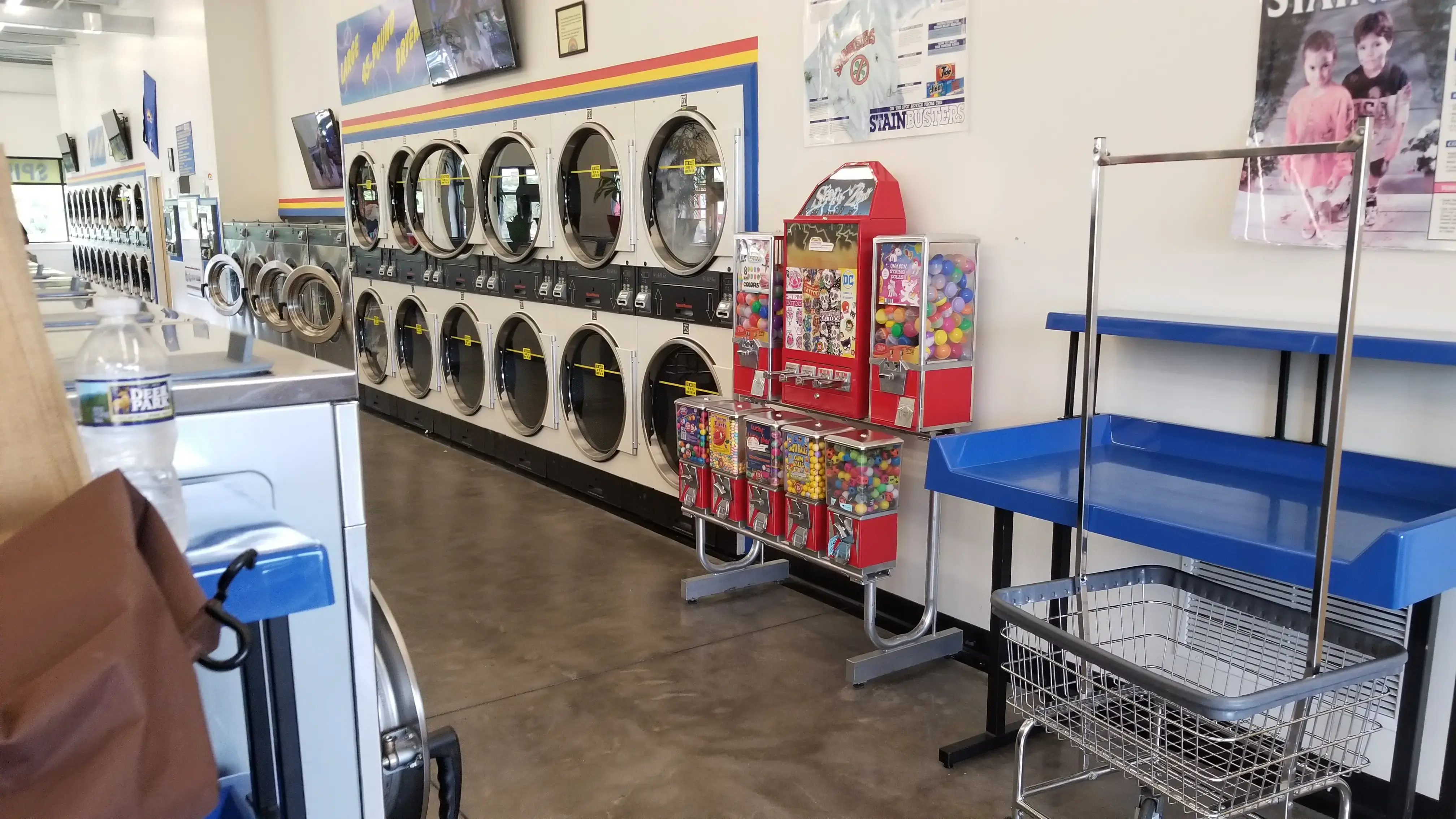 Soaps N Suds Laundromat & Car Wash thumbnail 9