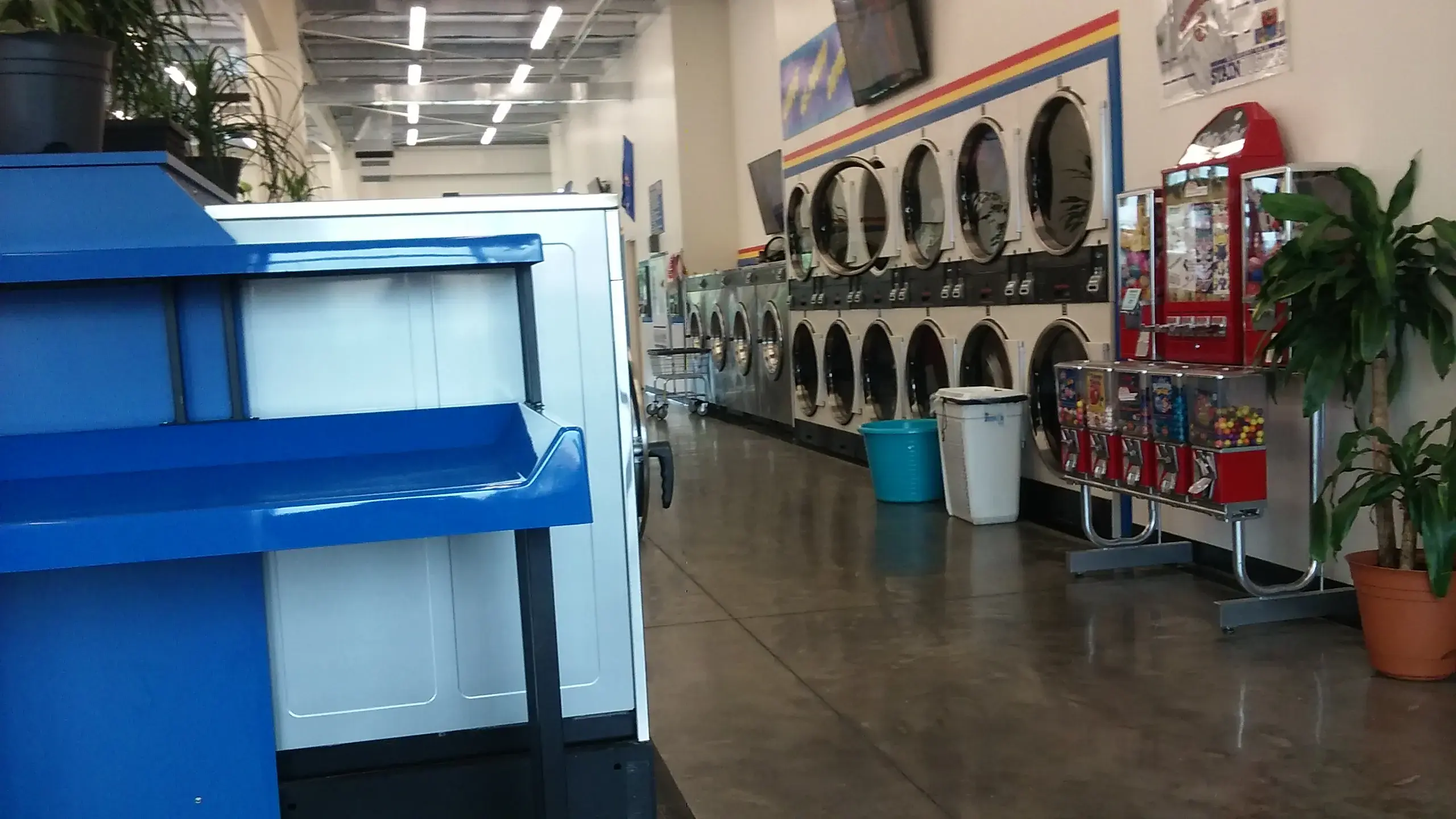 Soaps N Suds Laundromat & Car Wash - Image 5