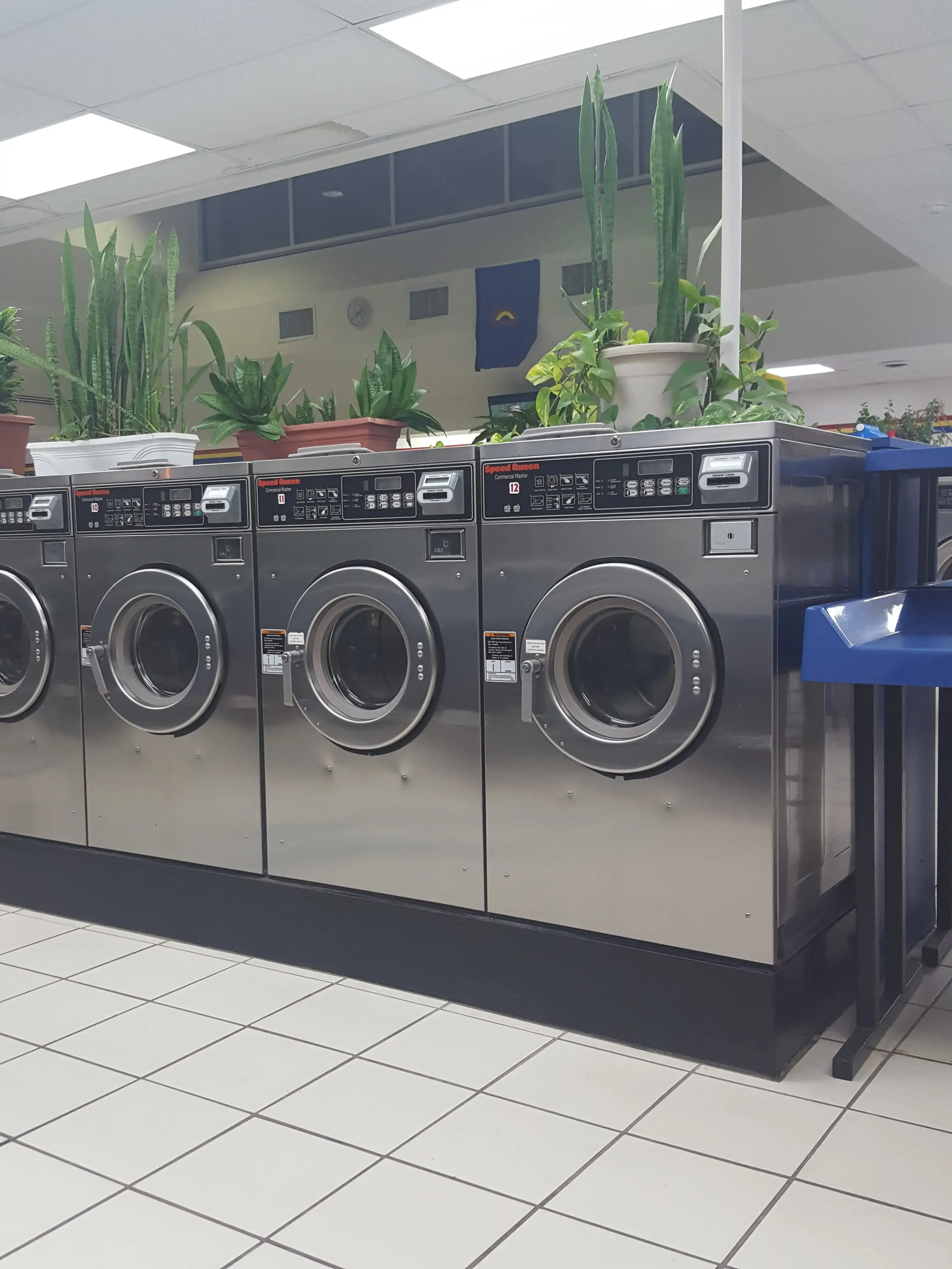 Soaps N Suds Laundromat & Car Wash thumbnail 17