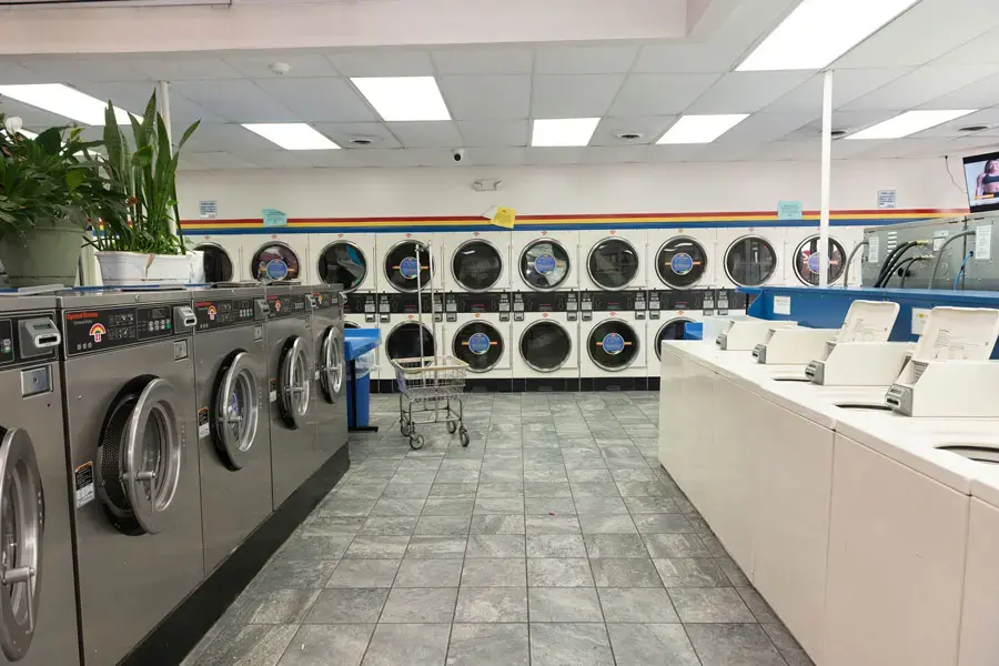 Soaps N Suds Laundromat & Car Wash - Image 1